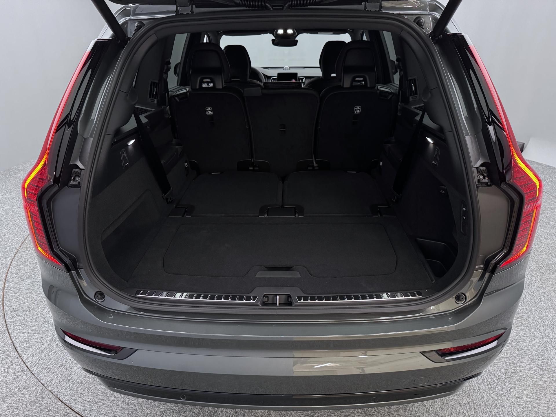 Volvo XC90, T8 AWD RECHARGE DARK PLUS 7m - fotka 5