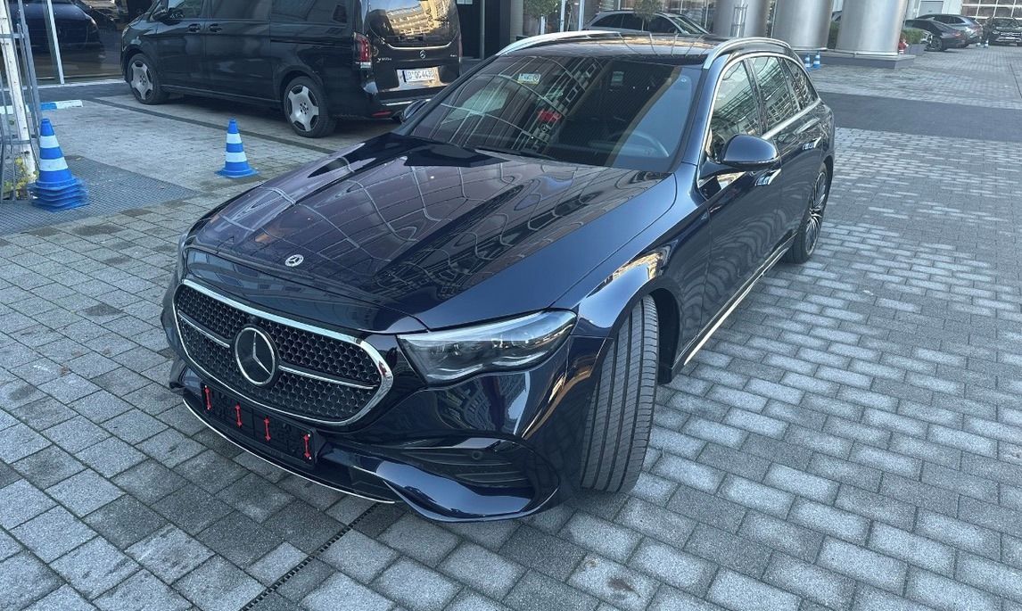 Mercedes-Benz Třídy E, E300 de, 4 Matic, AMG - fotka 5