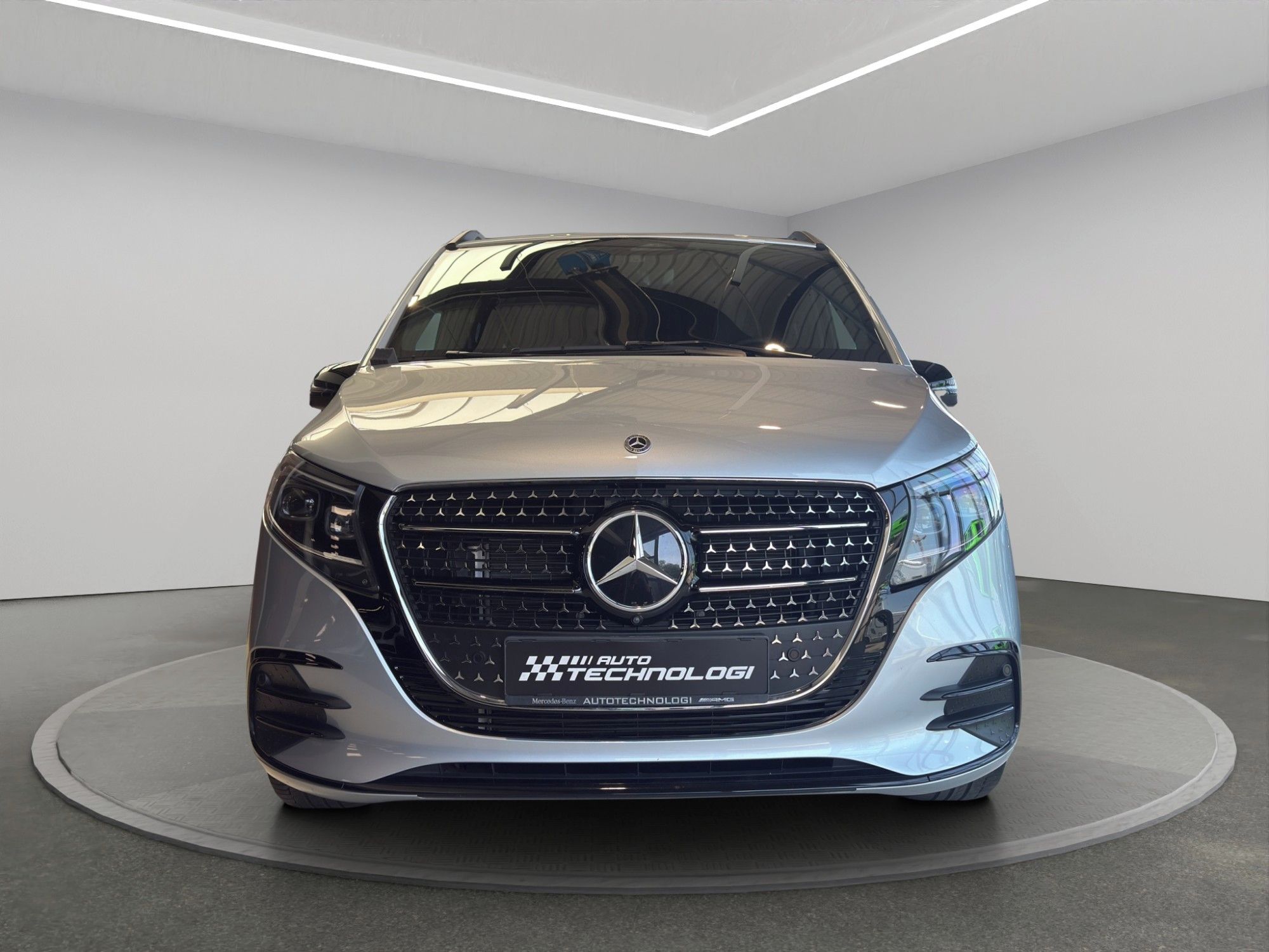 Mercedes-Benz Třídy V, 300 D 4MATIC L, VIP sedadla - fotka 2