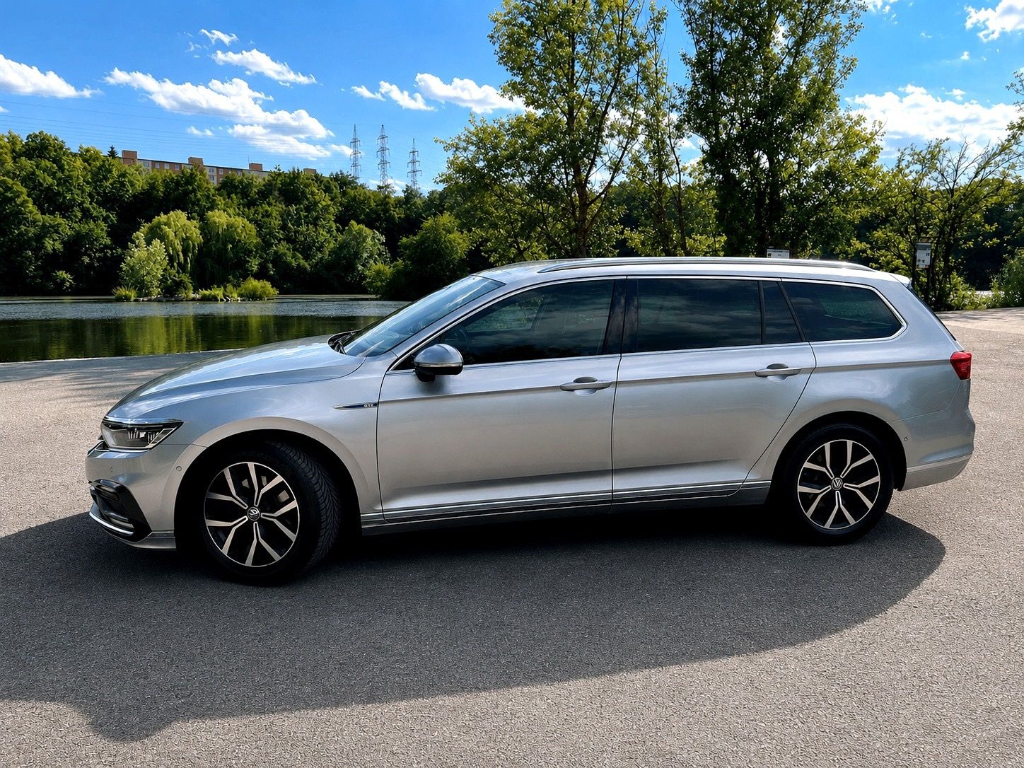 Volkswagen Passat, VW Passat Variant GTE 1majitel - fotka 3