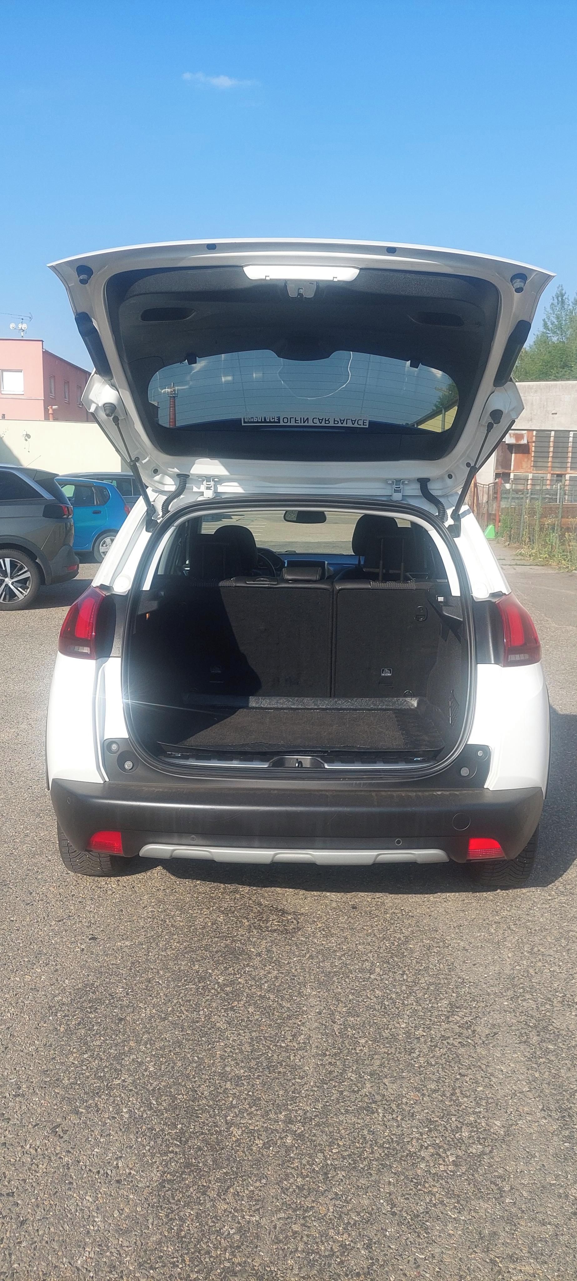 Peugeot 2008, 1,2 benzín, automat - fotka 5