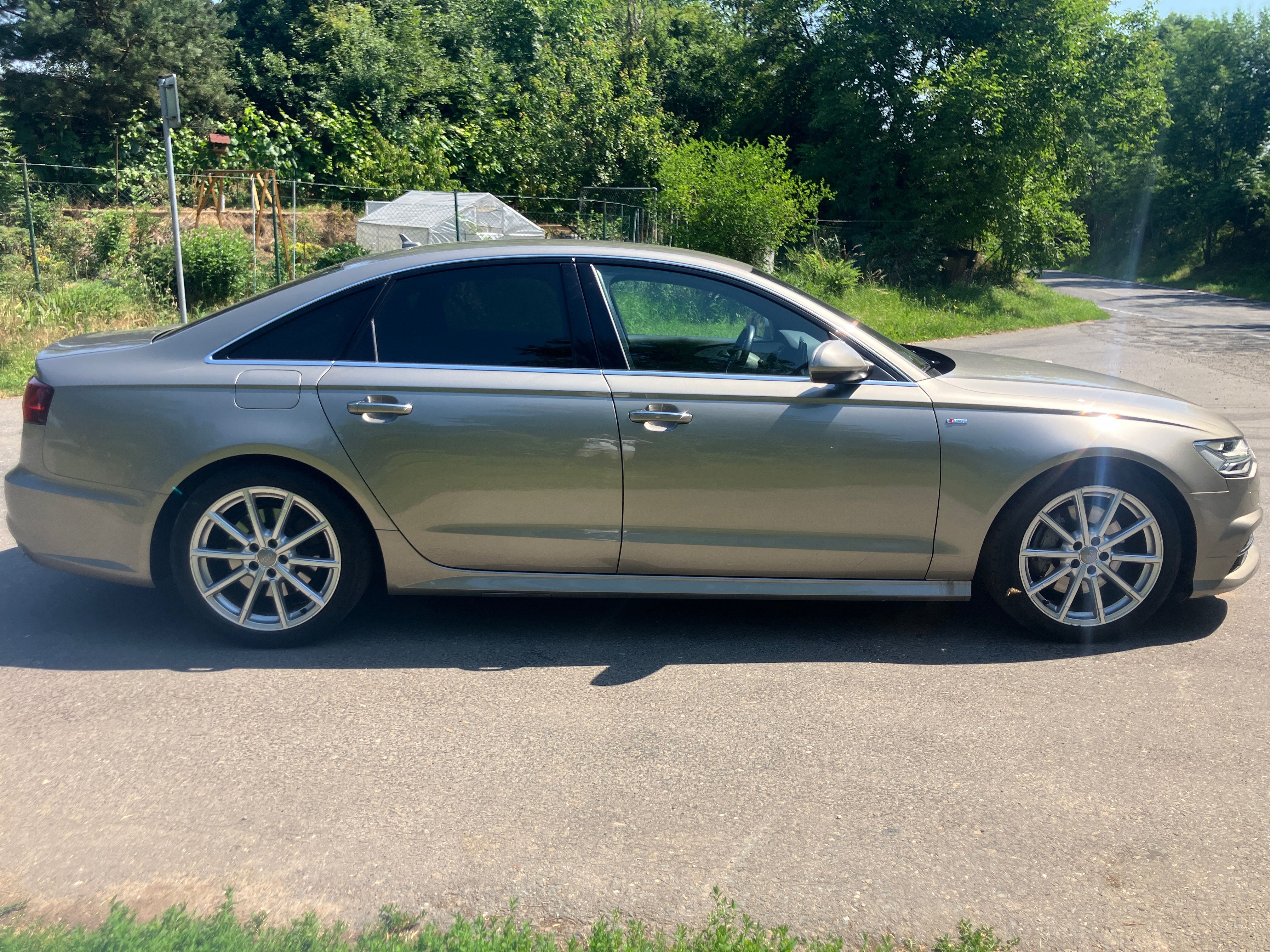 Audi A6, Sline 3.0tdi 4x4 200kw ČR - fotka 6