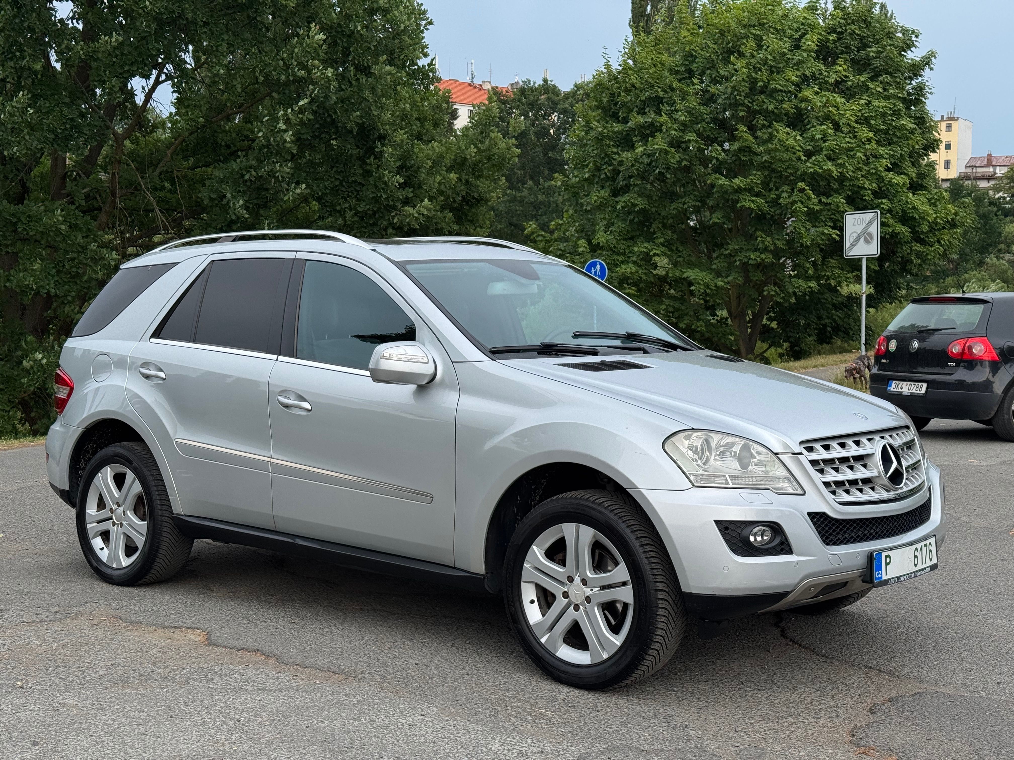 Mercedes-Benz ML, W164 ML320 CDI 4 Matic - fotka 4