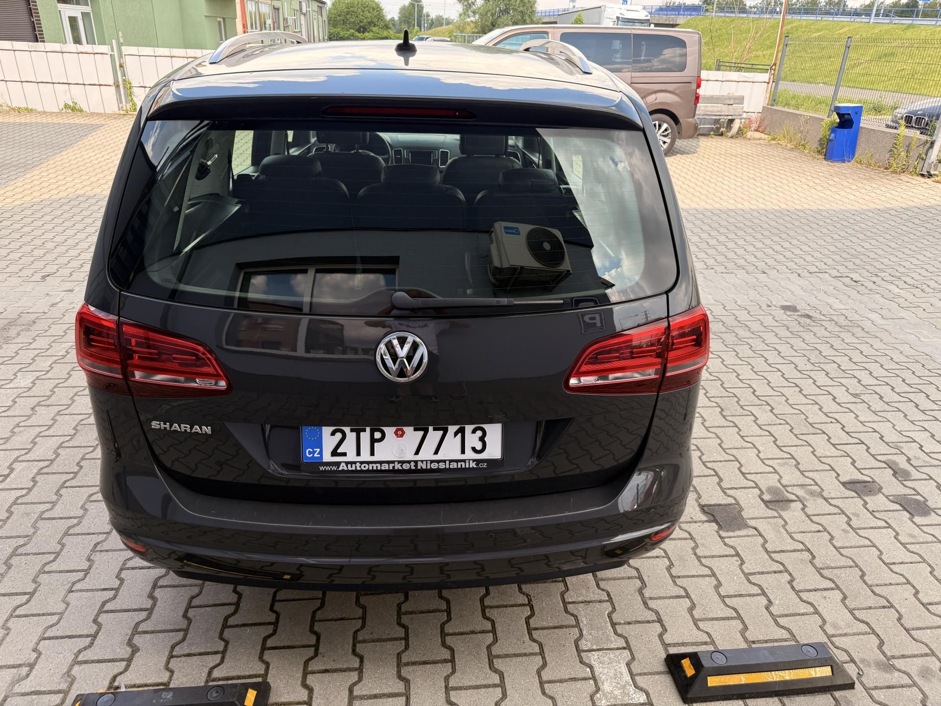Volkswagen Sharan, 1,4TSi DSG HIGHLINE 7Míst - fotka 6