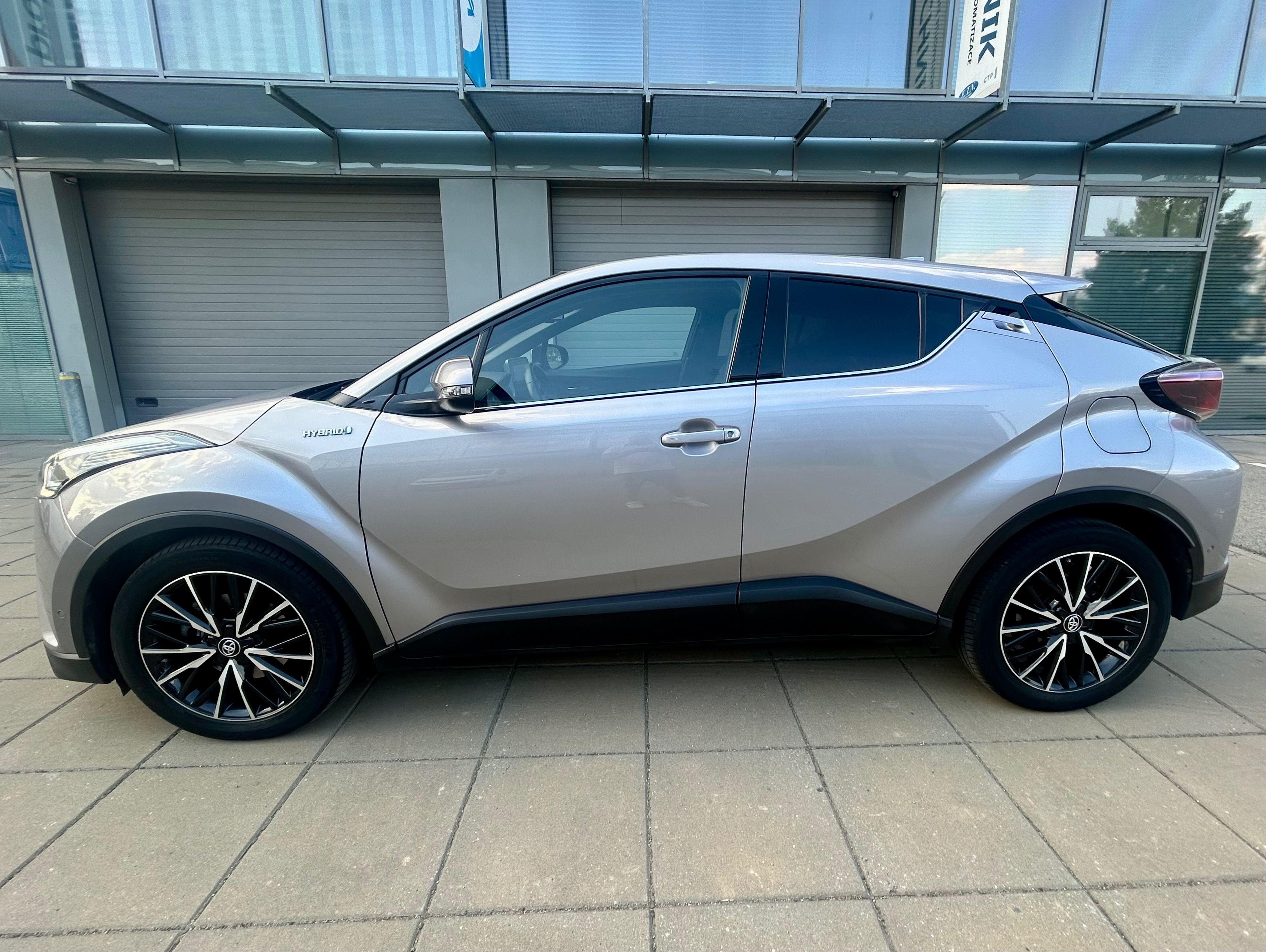 Toyota C-HR, 1.8 Hybrid EXECUTIVE-ČR-ACC - fotka 4