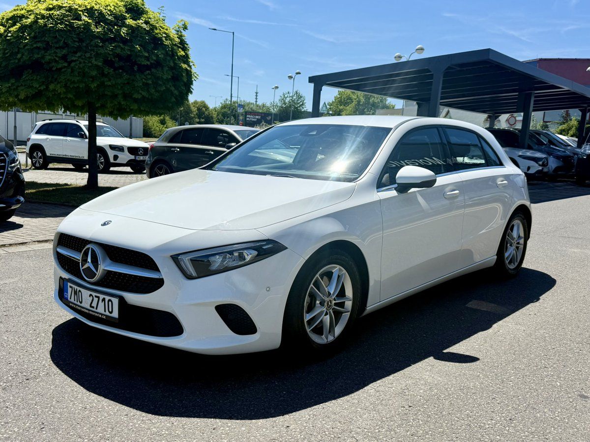 Mercedes-Benz Třídy A, 180 d - fotka 4