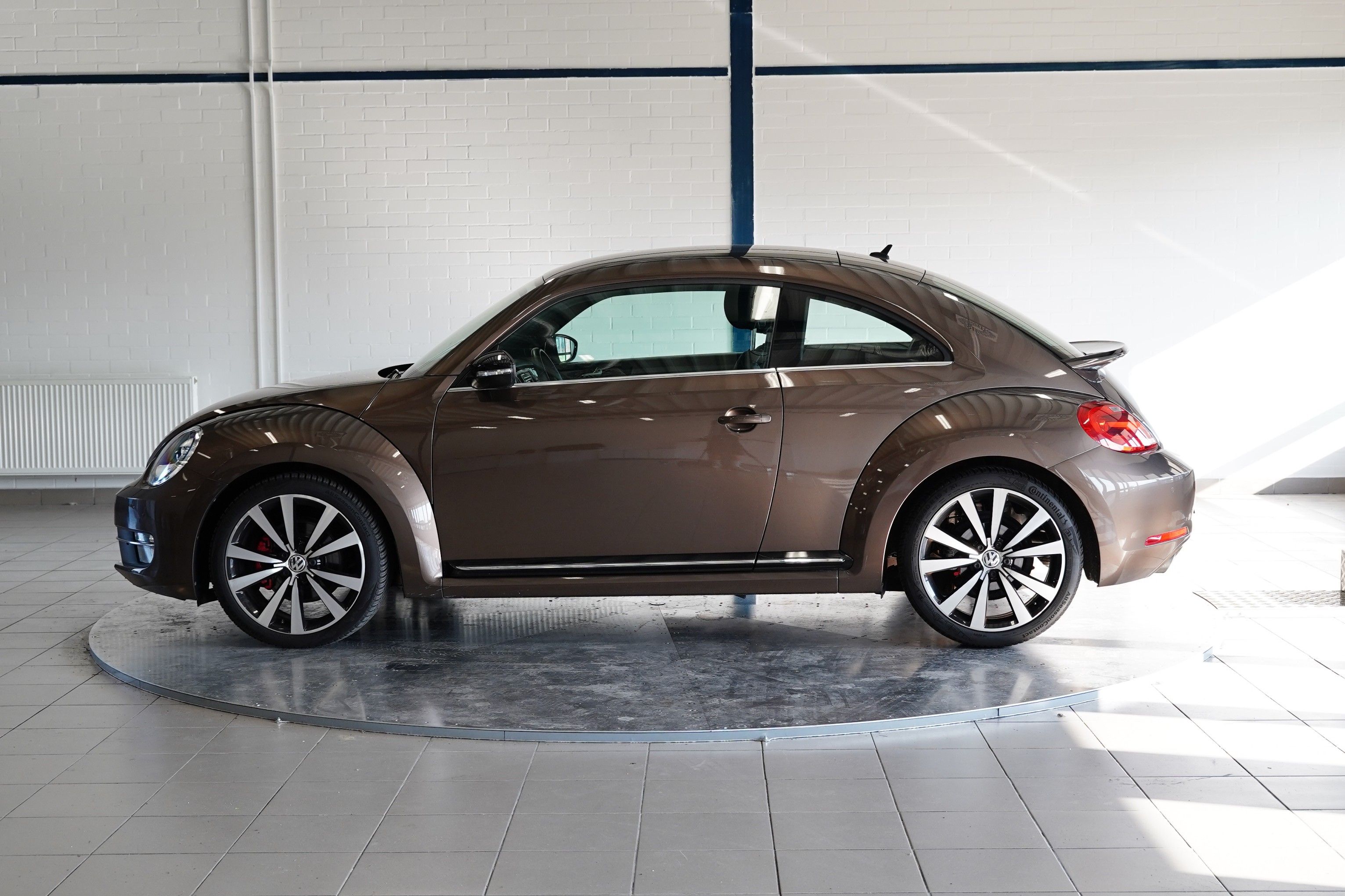 Volkswagen Beetle, 2.0 TSI 147 kW Exclusive Sport - fotka 3