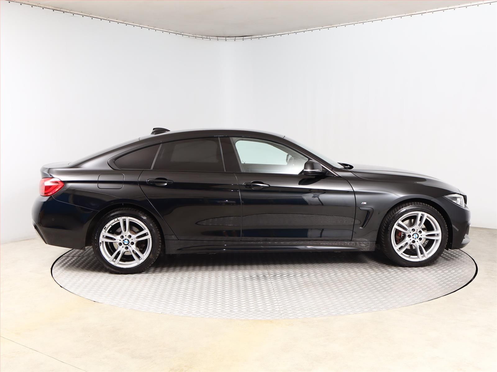 BMW Řada 4, 420d xDrive Gran Coupé - fotka 6