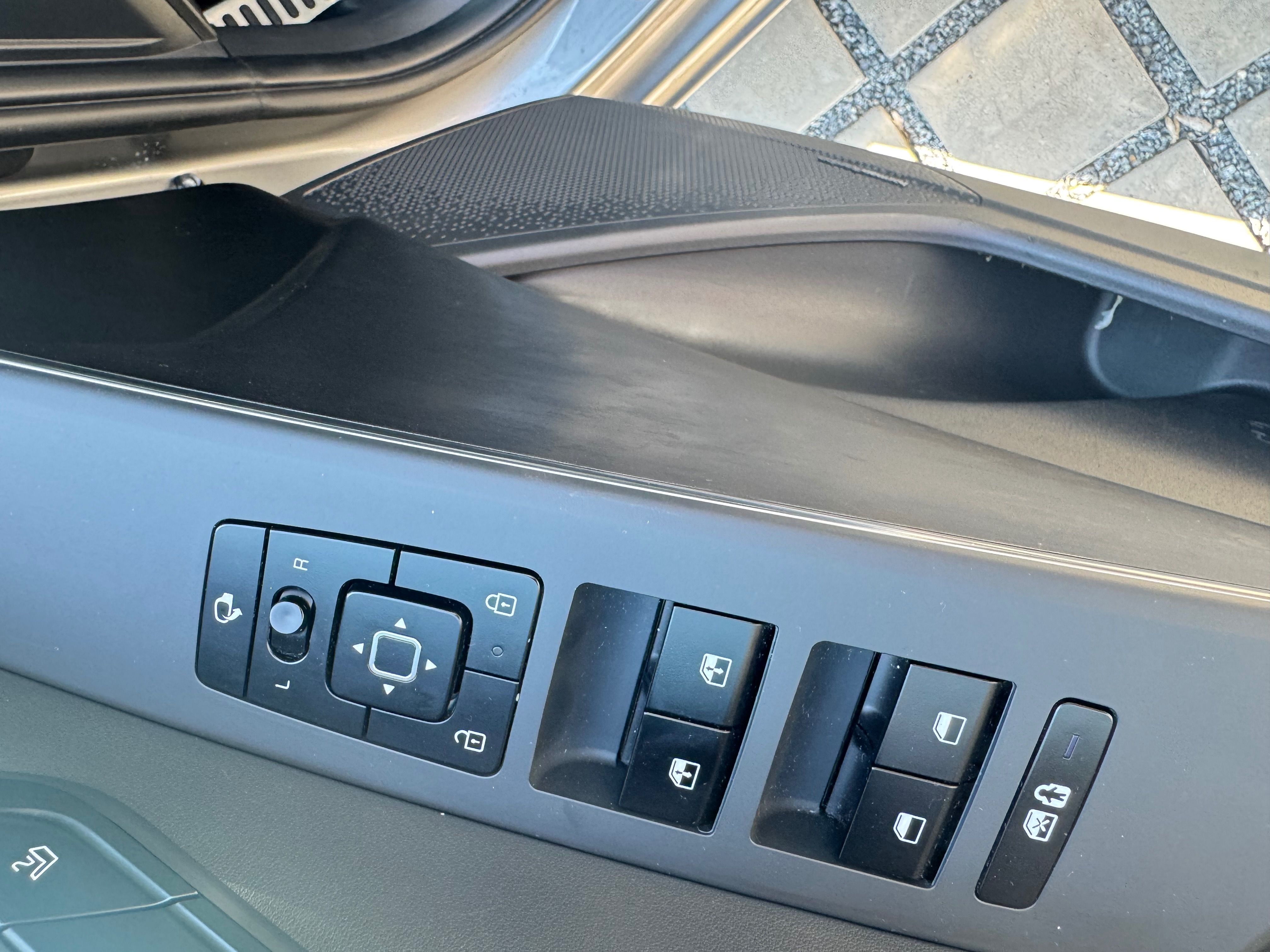 Kia Niro, Kia Niro hybrid - fotka 3