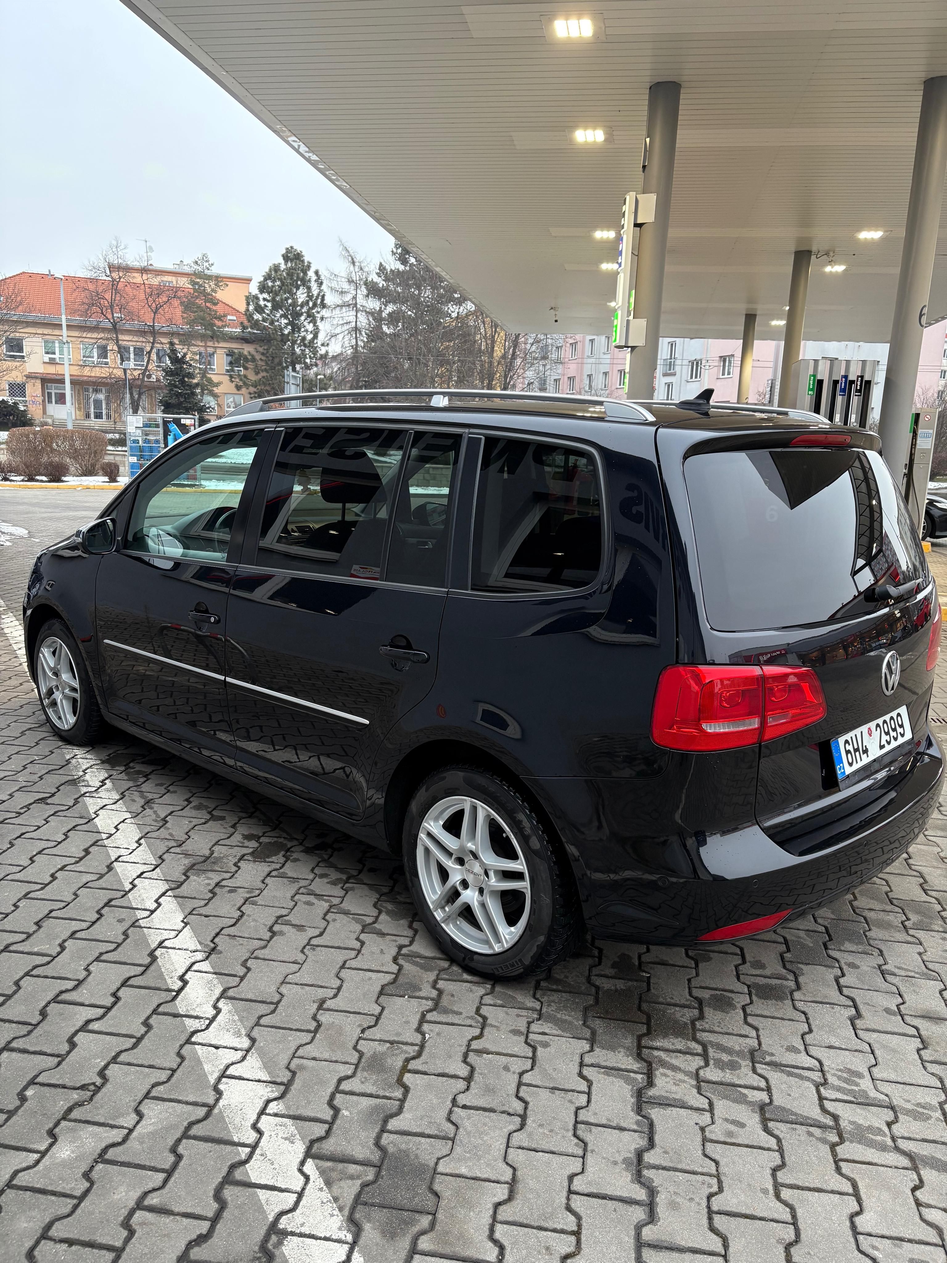 Volkswagen Touran, 2.0 TDI 103 KW - fotka 2