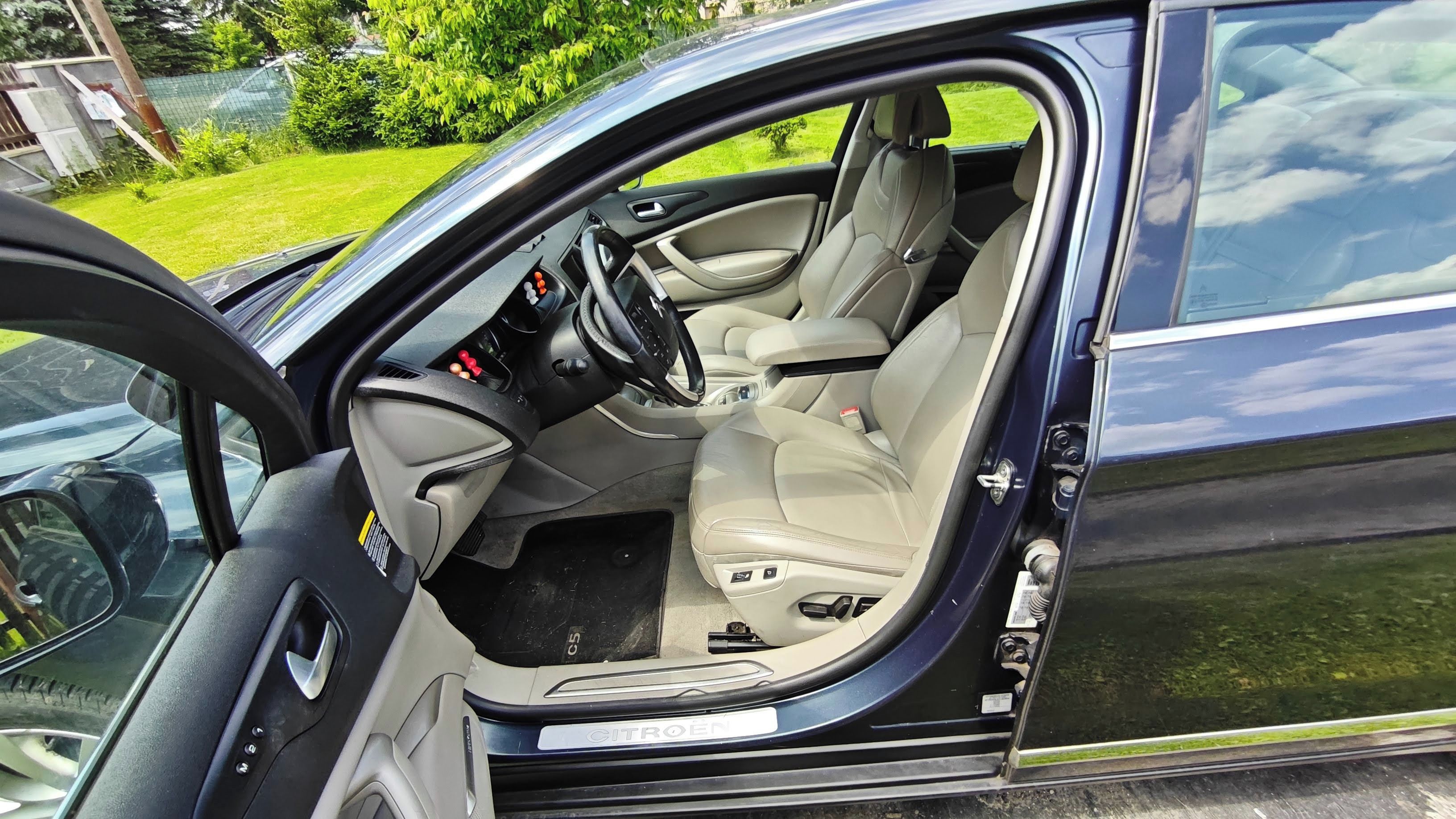 Citroën C5, Citroën C5 Executive 2.2 HDi - fotka 6