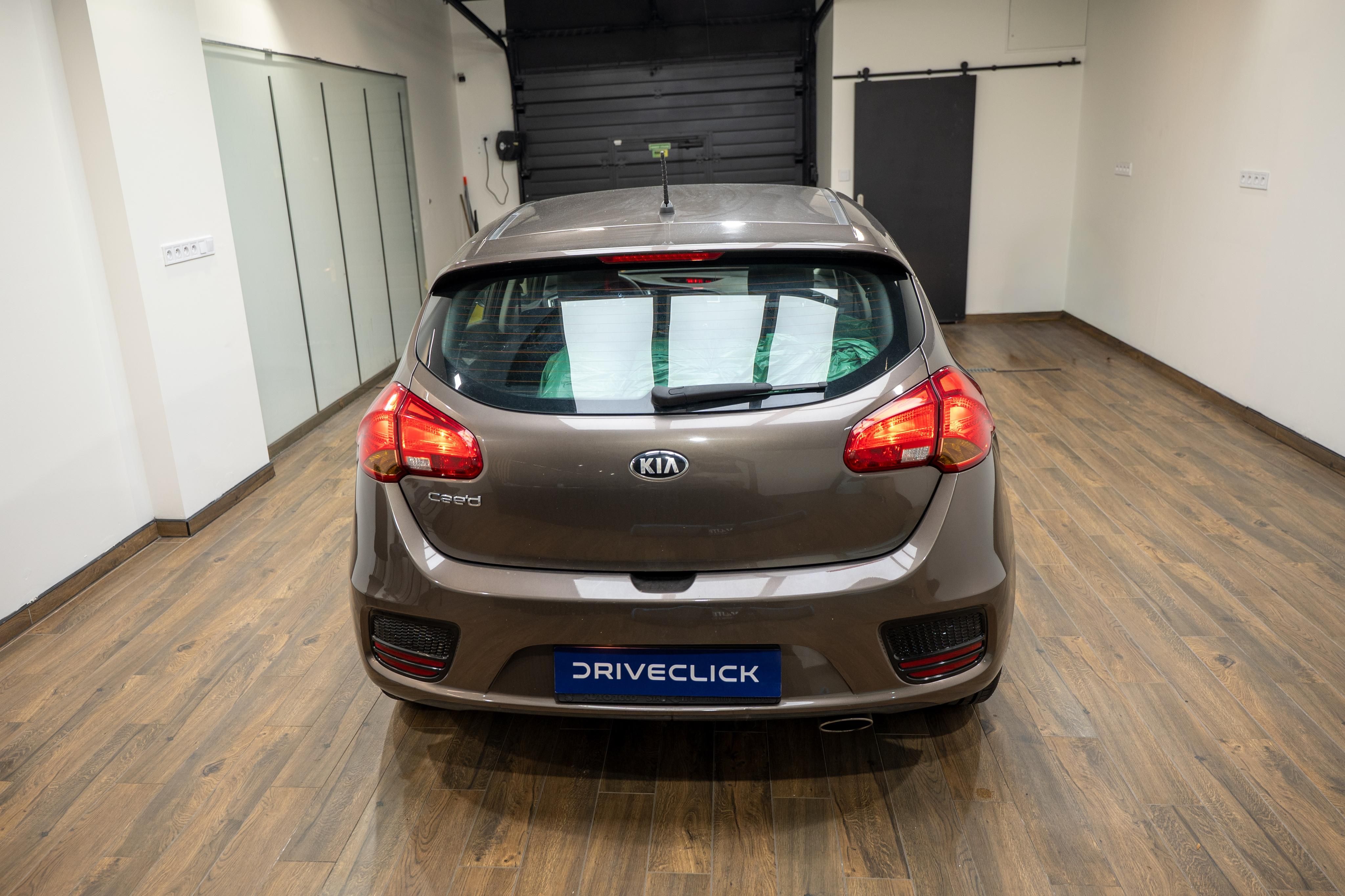 Kia Cee´d, 1.4 CVVT 74 kW serv.kniha - fotka 5