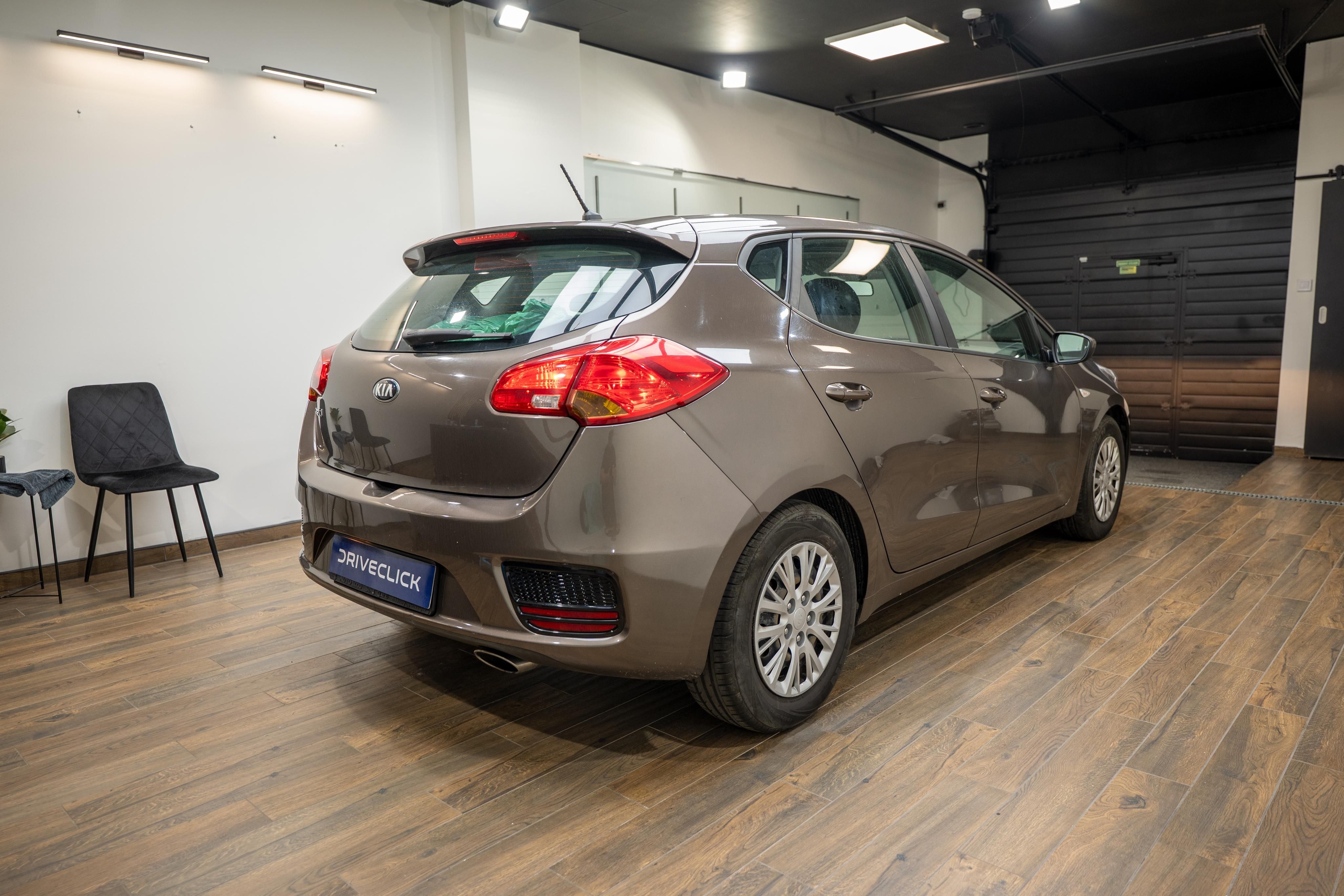 Kia Cee´d, 1.4 CVVT 74 kW serv.kniha - fotka 4