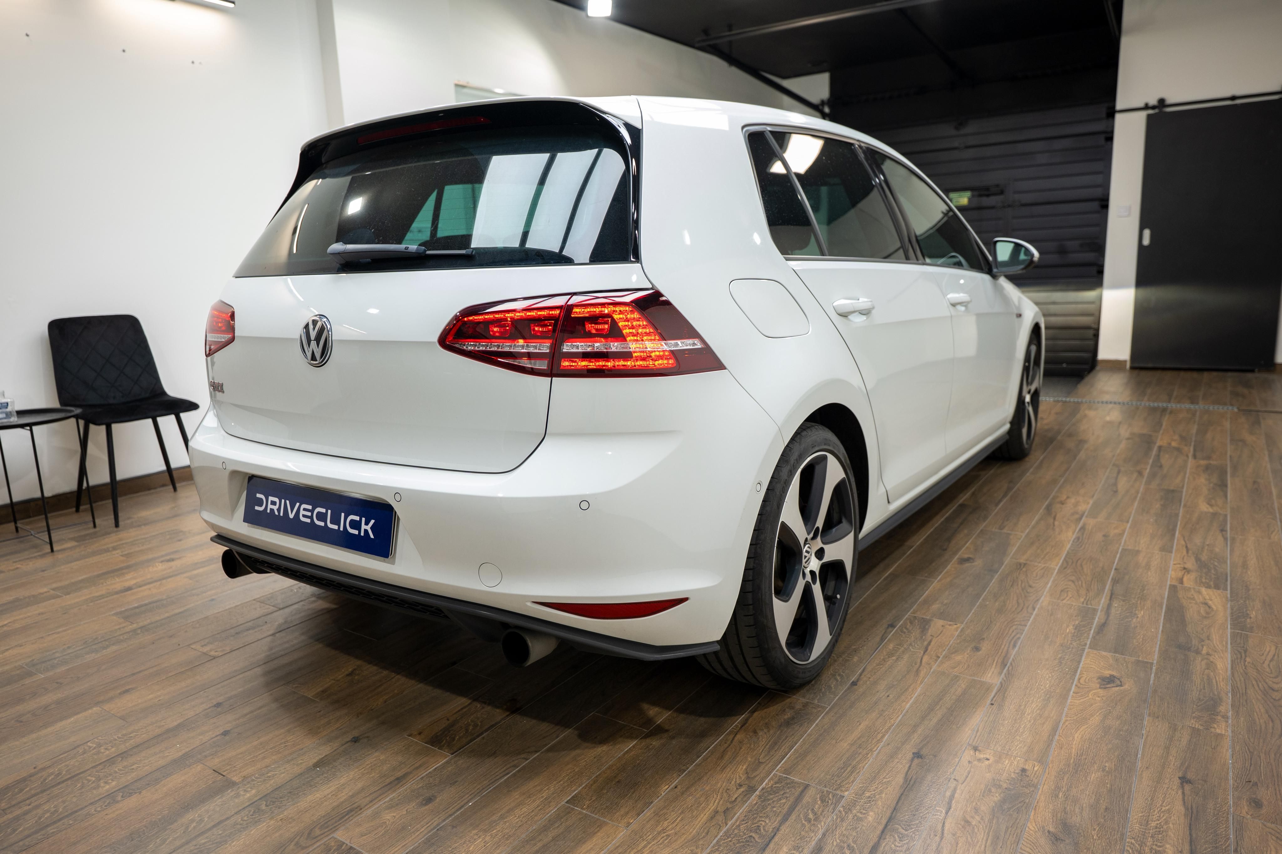 Volkswagen Golf, GTI Performance 2.0 169 kW - fotka 4