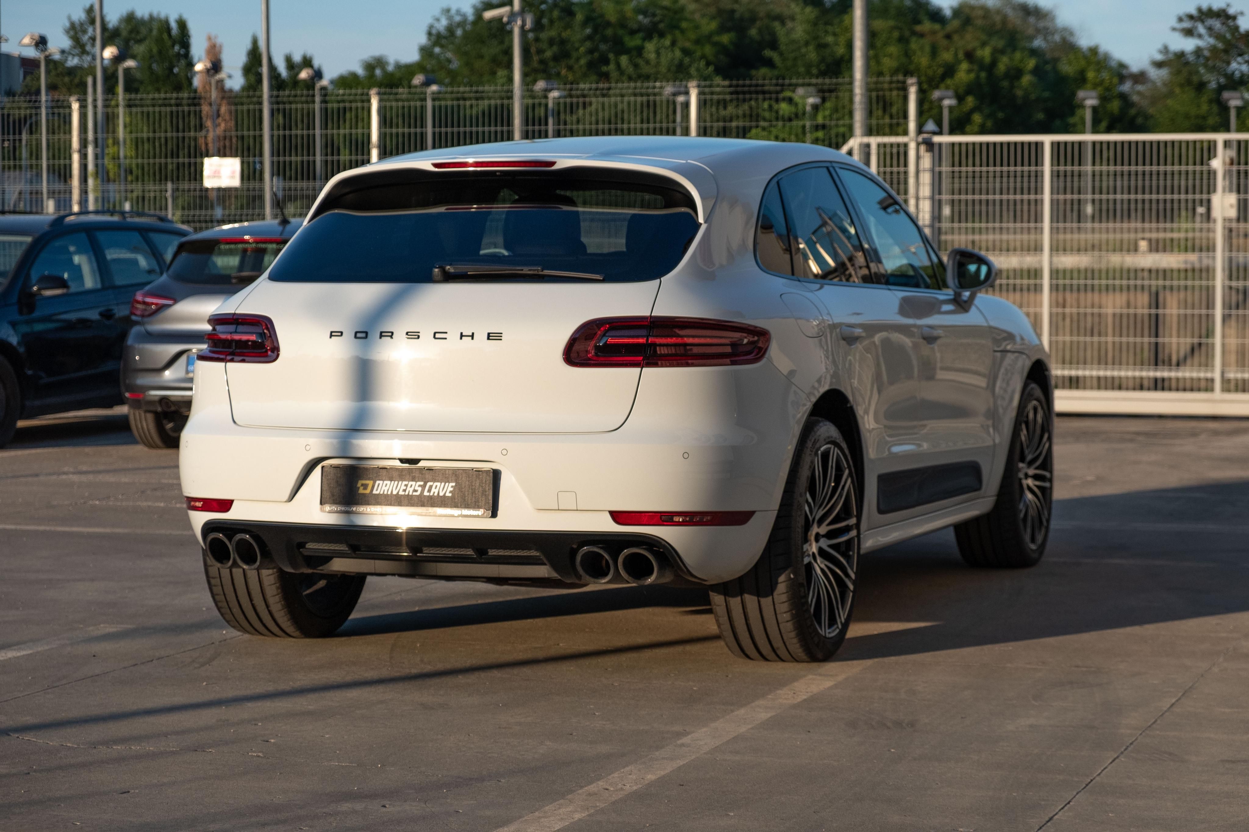 Porsche Macan, 3.6 Turbo Performance & Black - fotka 6