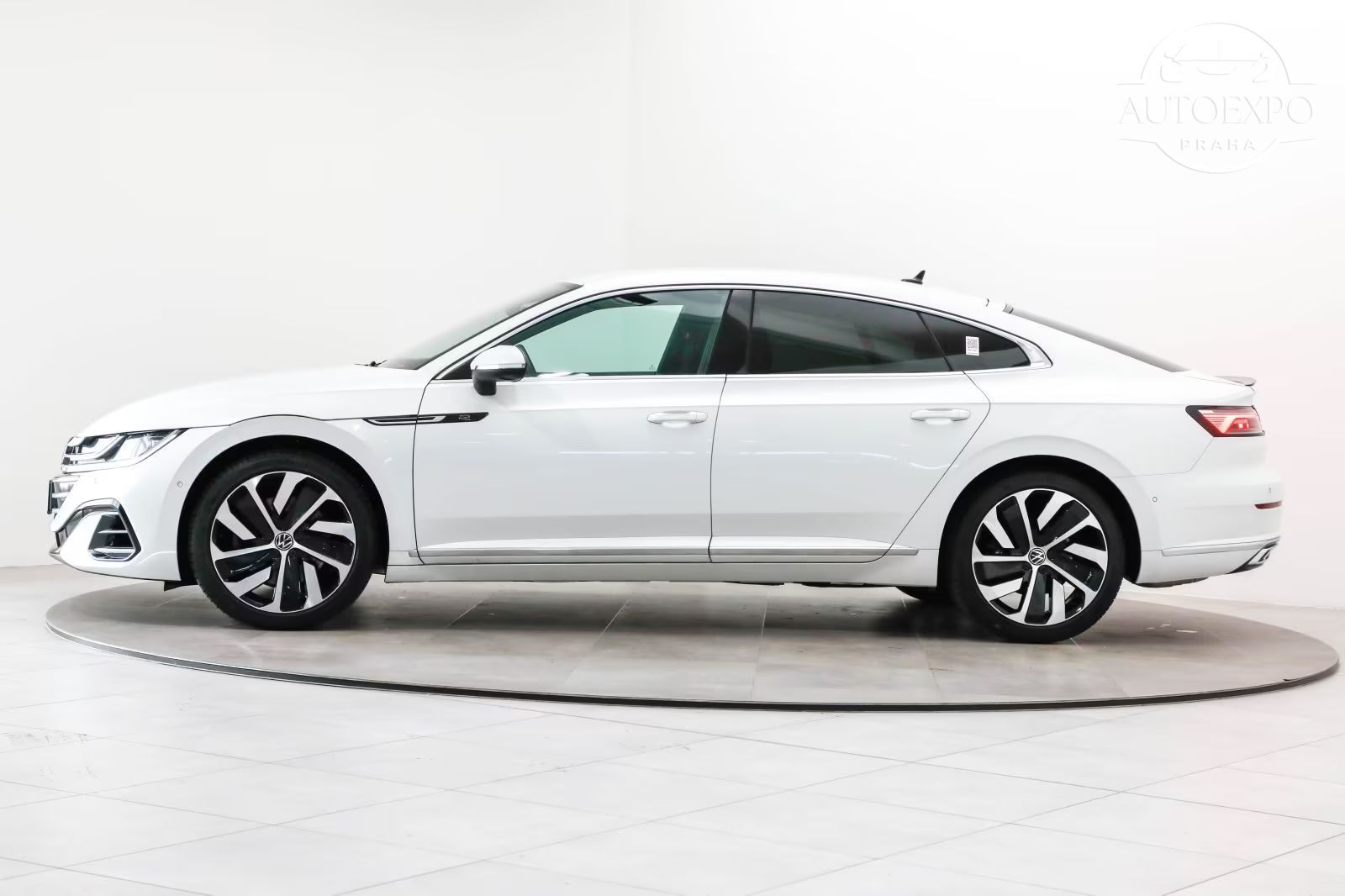 Volkswagen Arteon, 2.0 TSI 4M DSG R-Line*H&K*360 - fotka 4