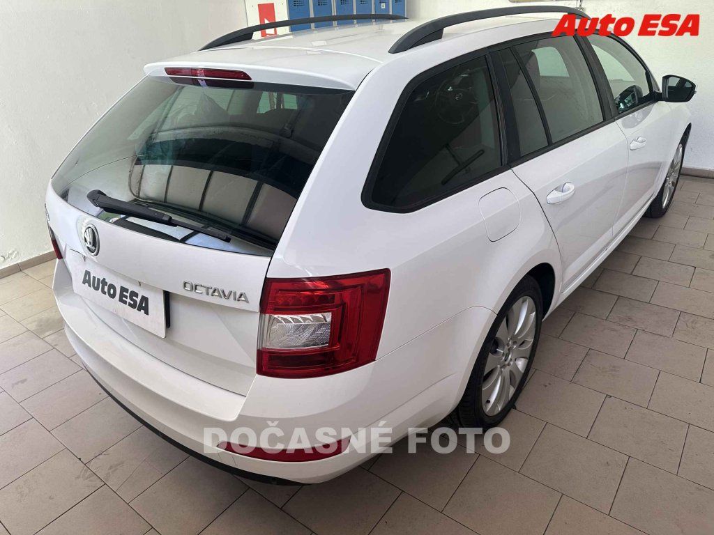 Škoda Octavia, 1.6 TDi,ČR - fotka 2