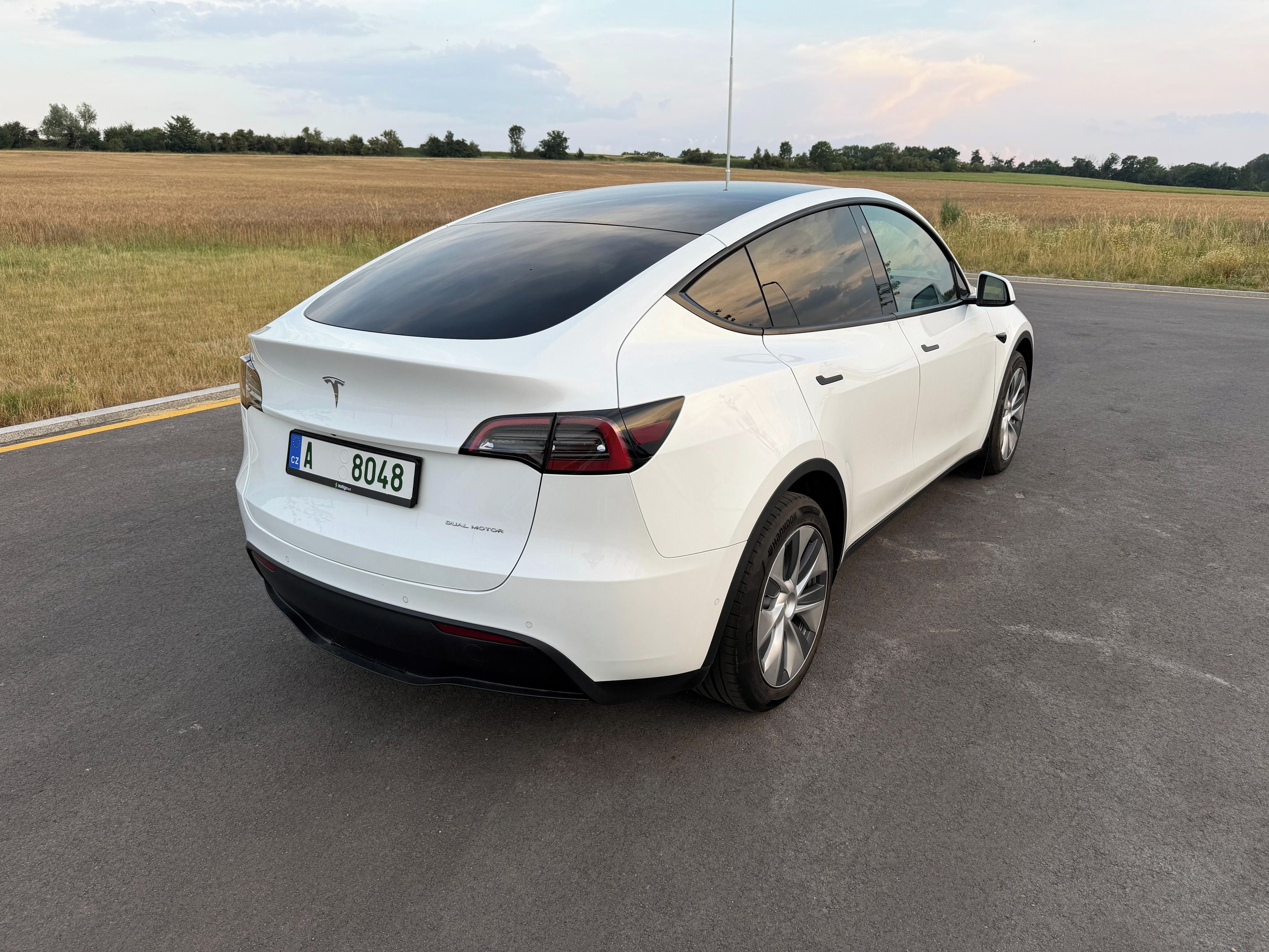 Tesla Model Y, Long Range 4WD, SoH 91% - fotka 5