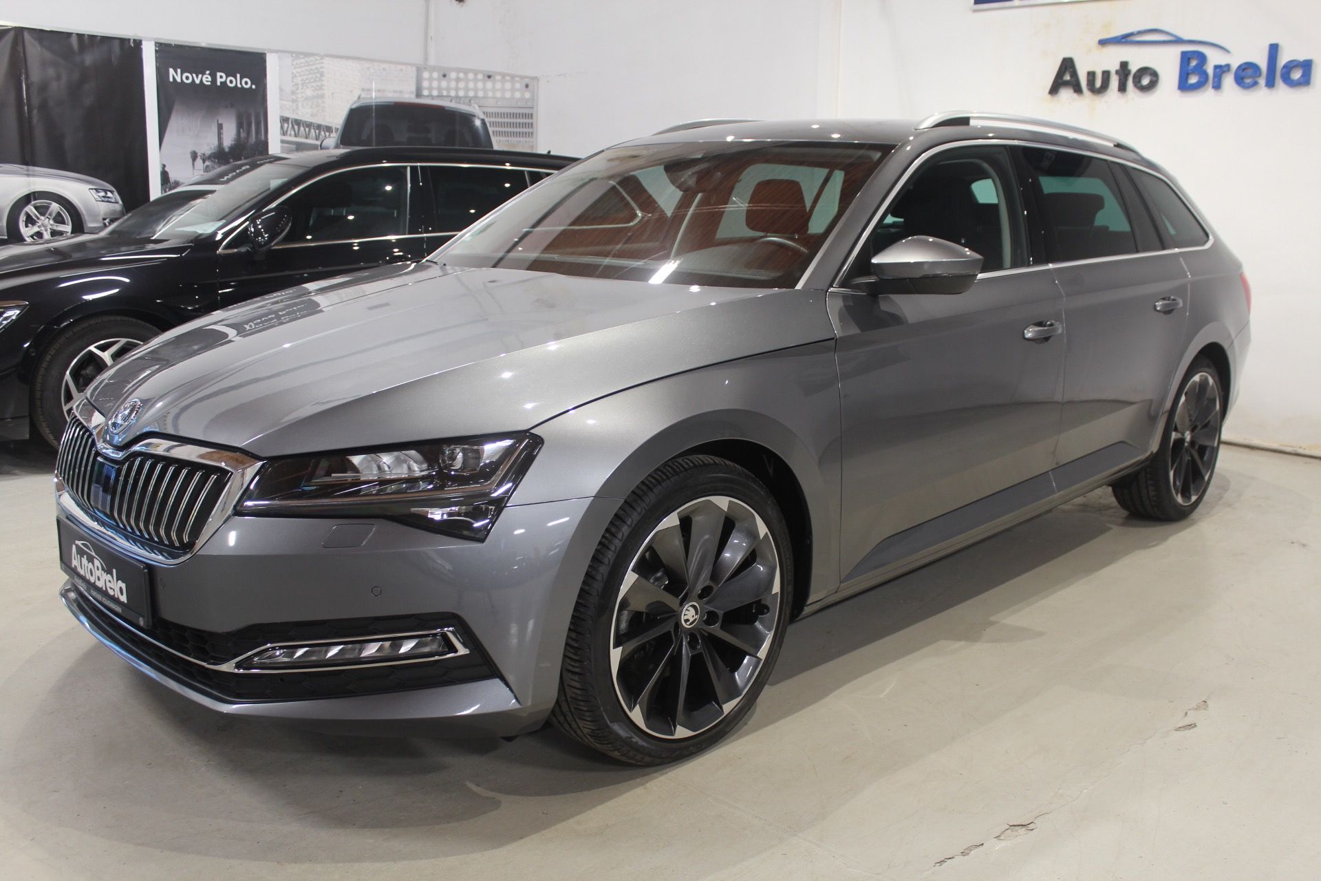 Škoda Superb, 2.0TDI DSG Matrix Display - fotka 6