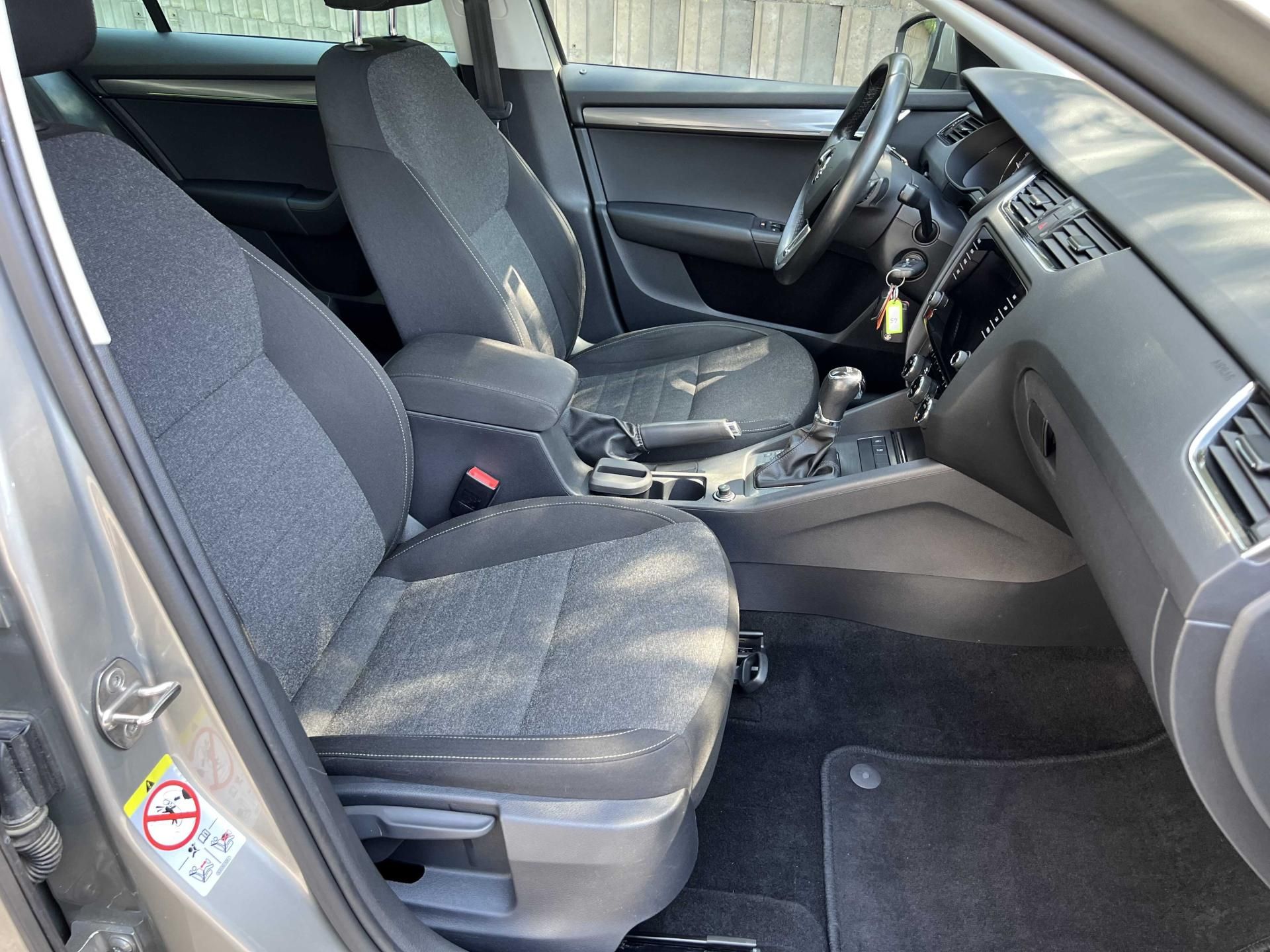 Škoda Octavia, FL 1.6 TDi 85 kW TOP STAV - fotka 6