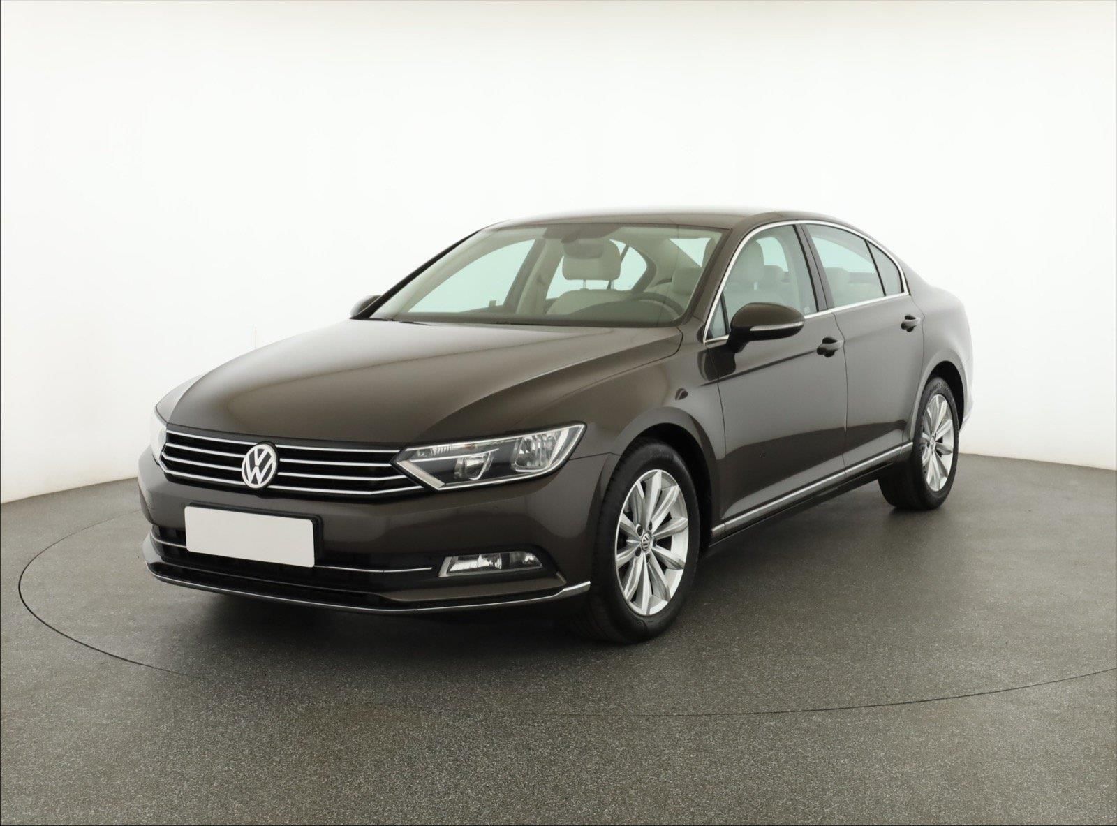 Volkswagen Passat, 2.0 TDI, Serv.kniha, Kůže - fotka 2