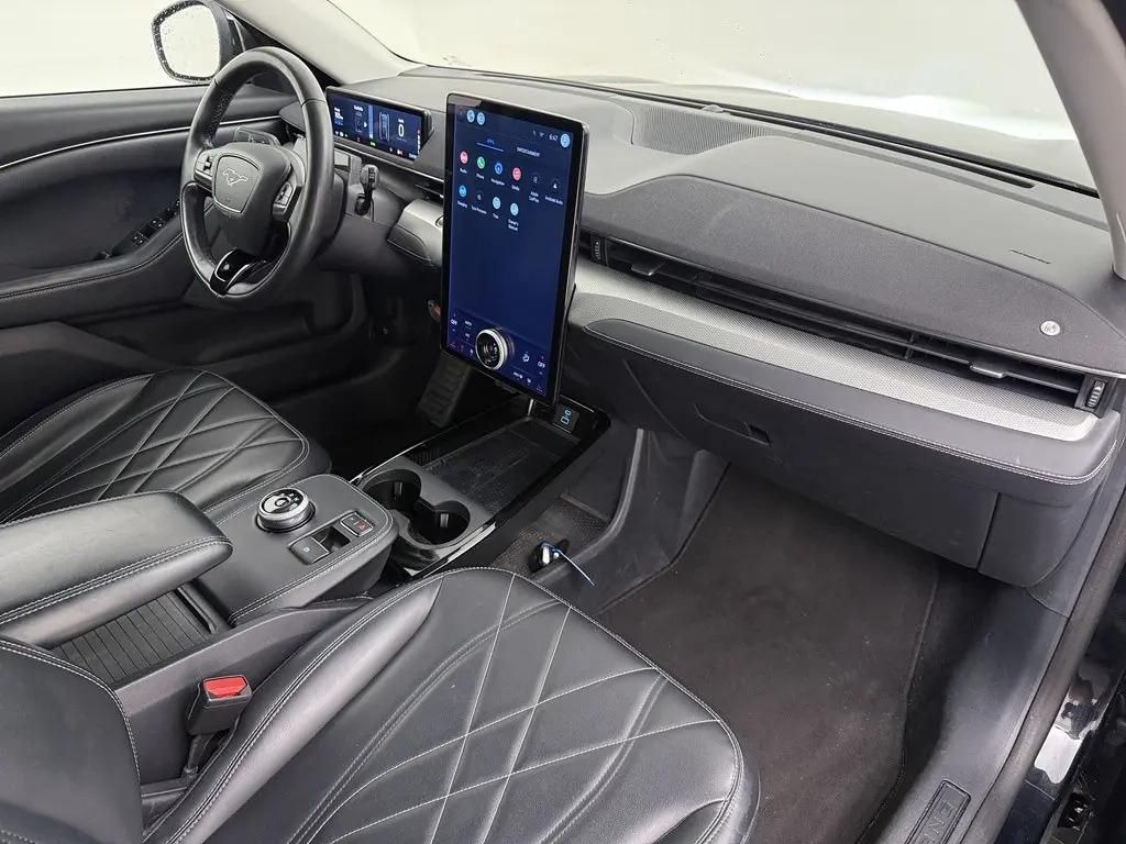 Ford Mustang Mach-E, RWD 75kWh 190kW 1.Maj DPH - fotka 4