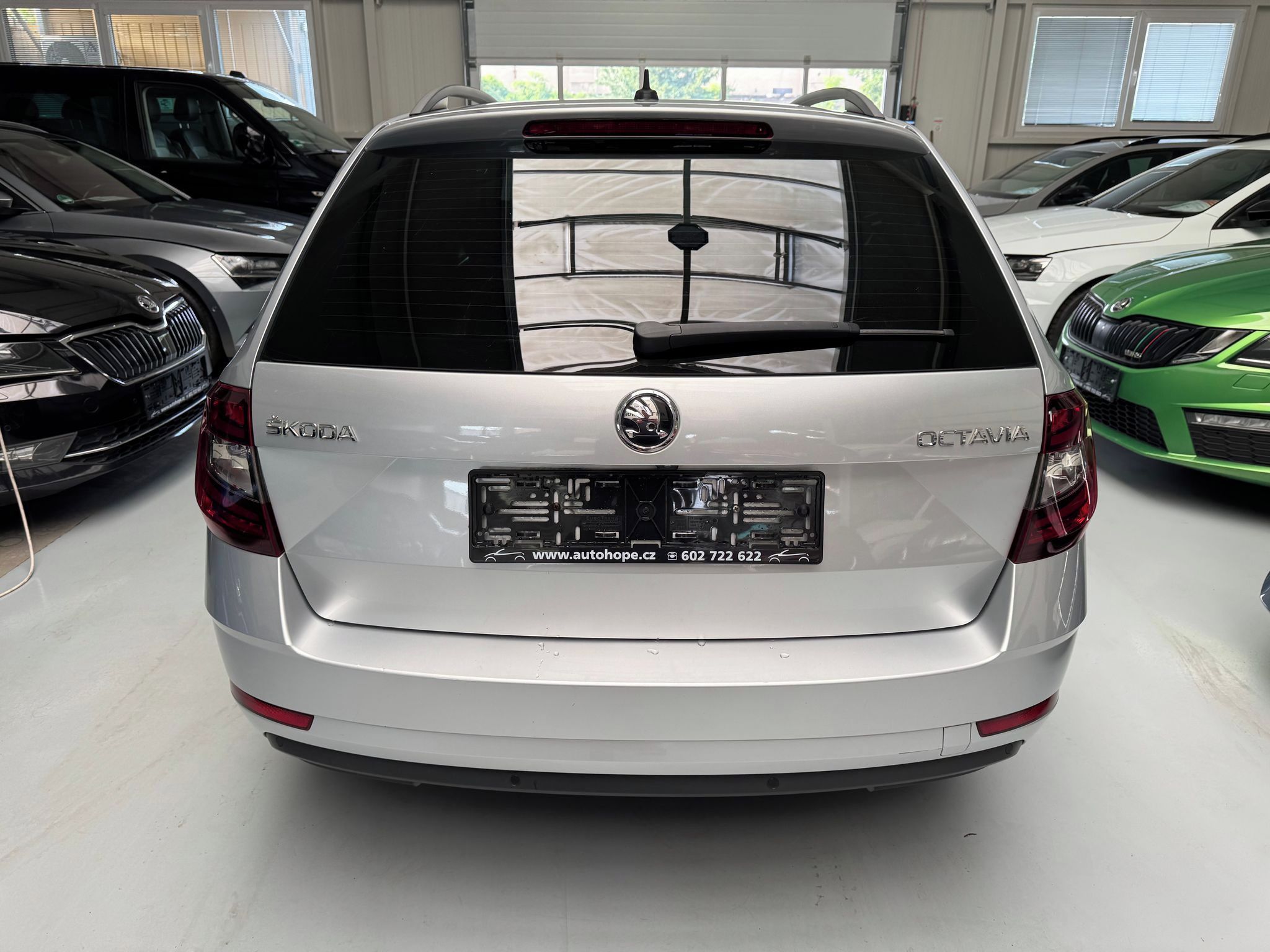 Škoda Octavia, combi 2.0 TDI DSG Style - fotka 5