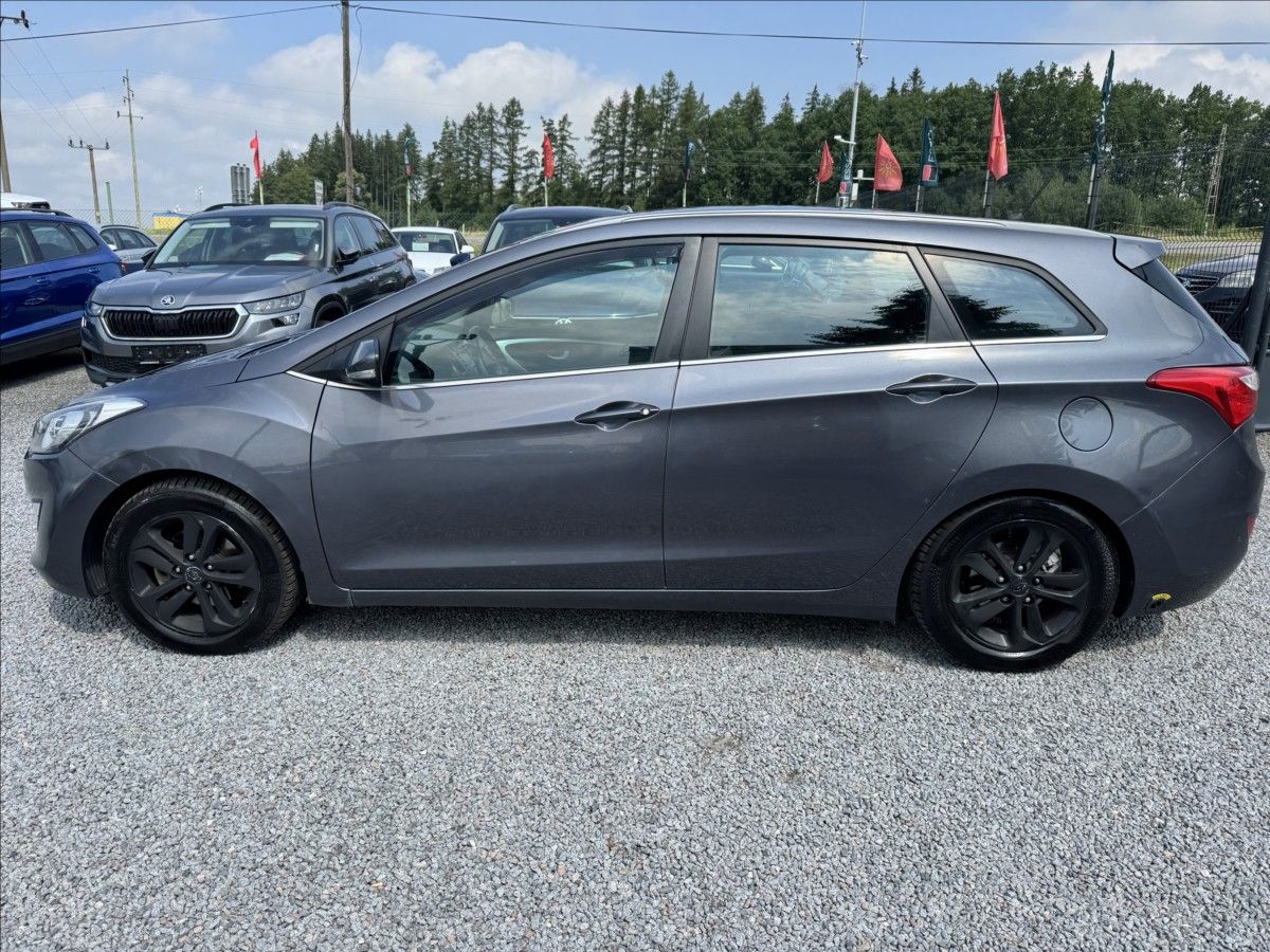 Hyundai i30, 1,6   i 88KW LPG 2035 VÝHŘEV - fotka 4