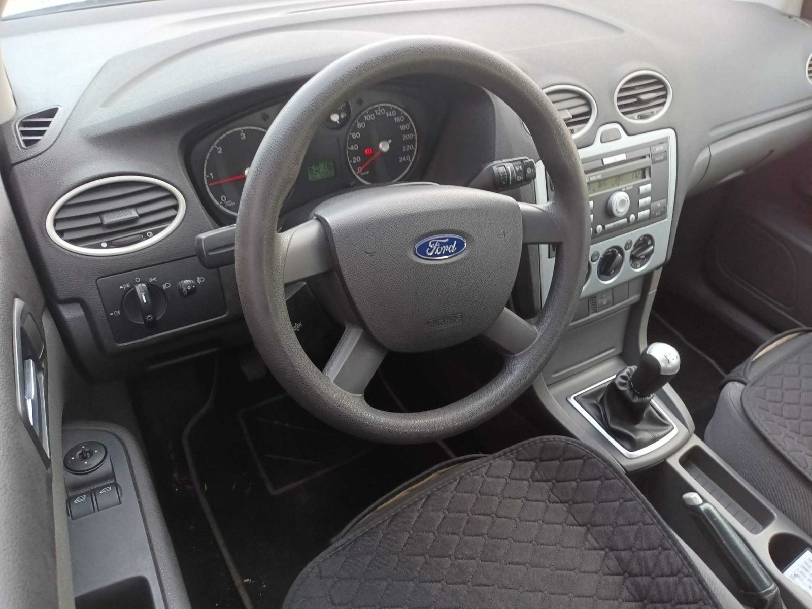 Ford Focus, 1.6 TDCi, Klima - fotka 3