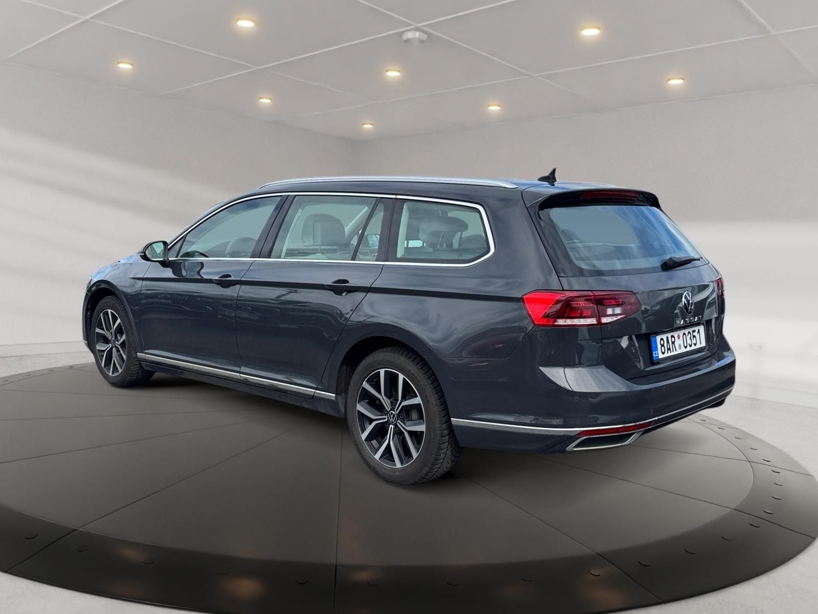 Volkswagen Passat Variant, ELEGANCE 2.0TDI 110kW CZ DPH - fotka 4