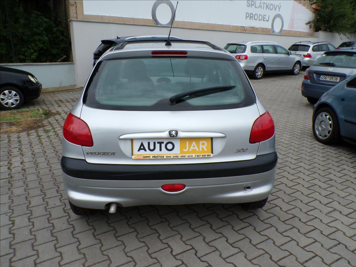 Peugeot 206, 1,4 i - fotka 5