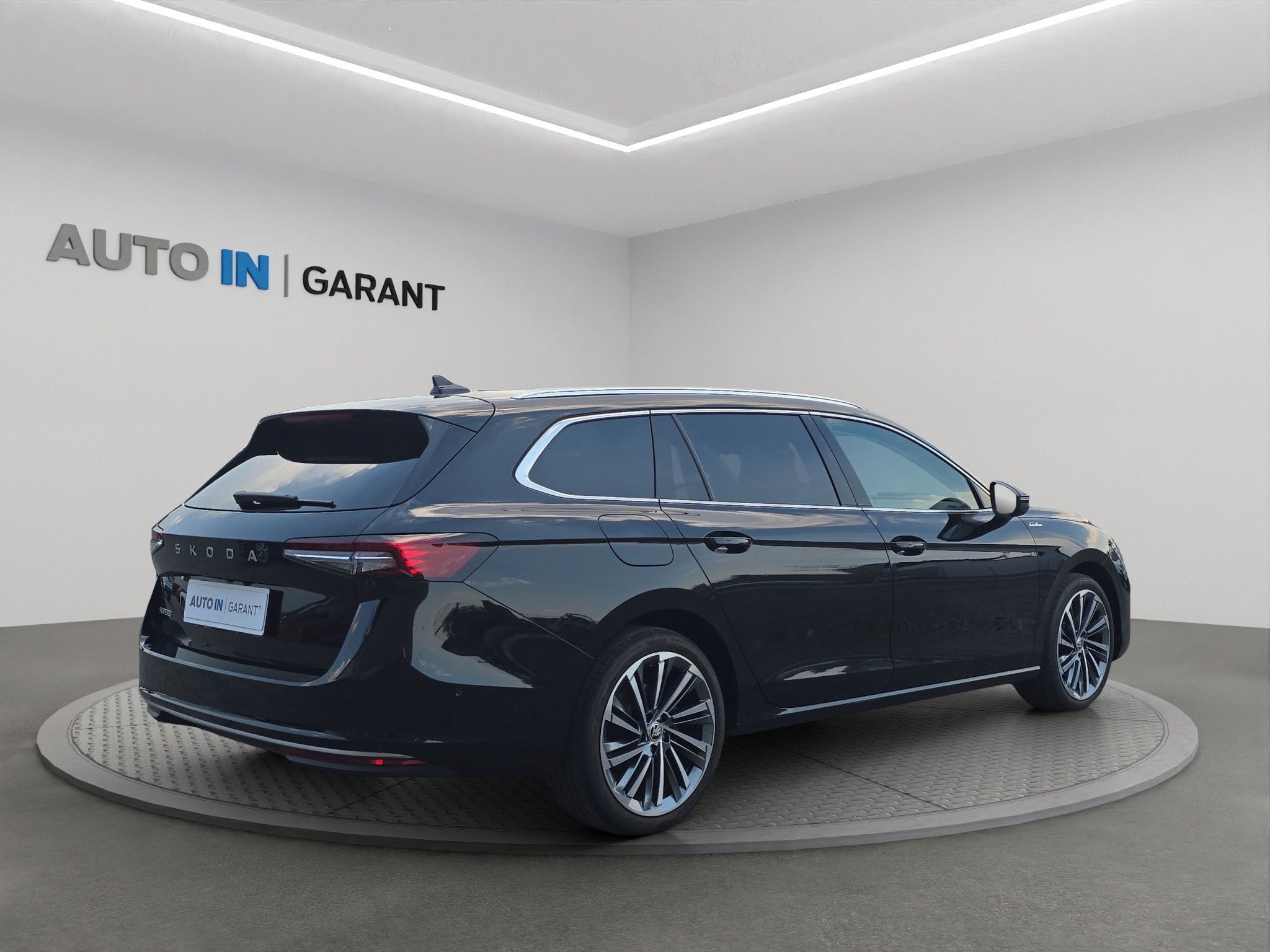 Škoda Superb, L&K 2.0 TDi DSG 110kw, tov. zá - fotka 4