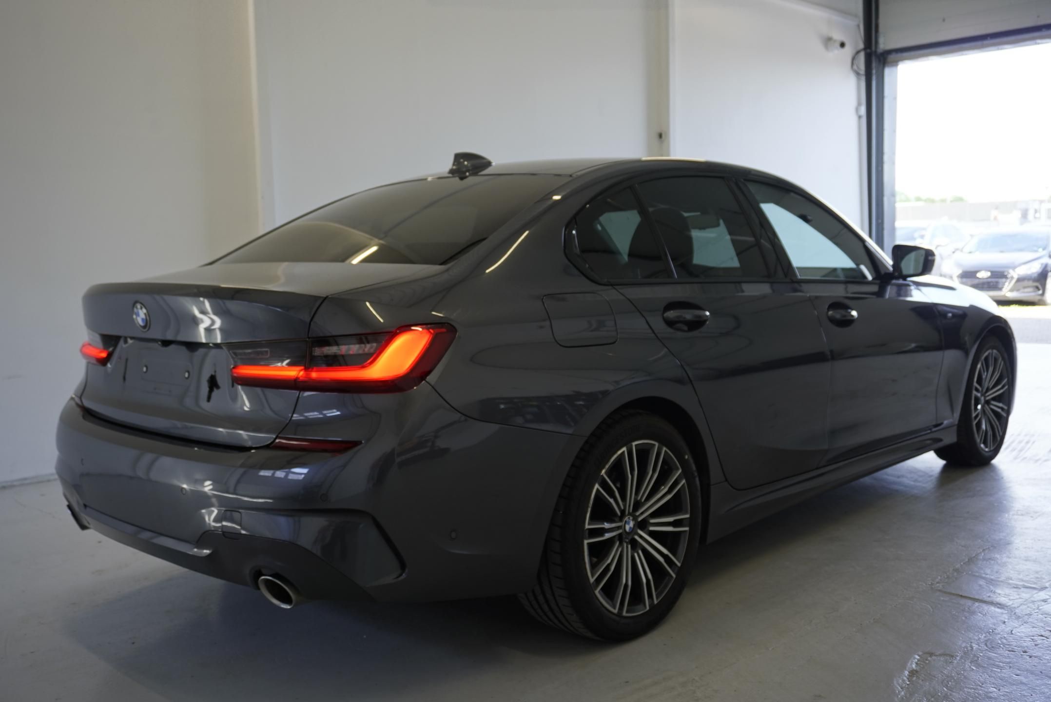 BMW Řada 3, 2.0D 140kW M-SPORT,X-DRIVE - fotka 6