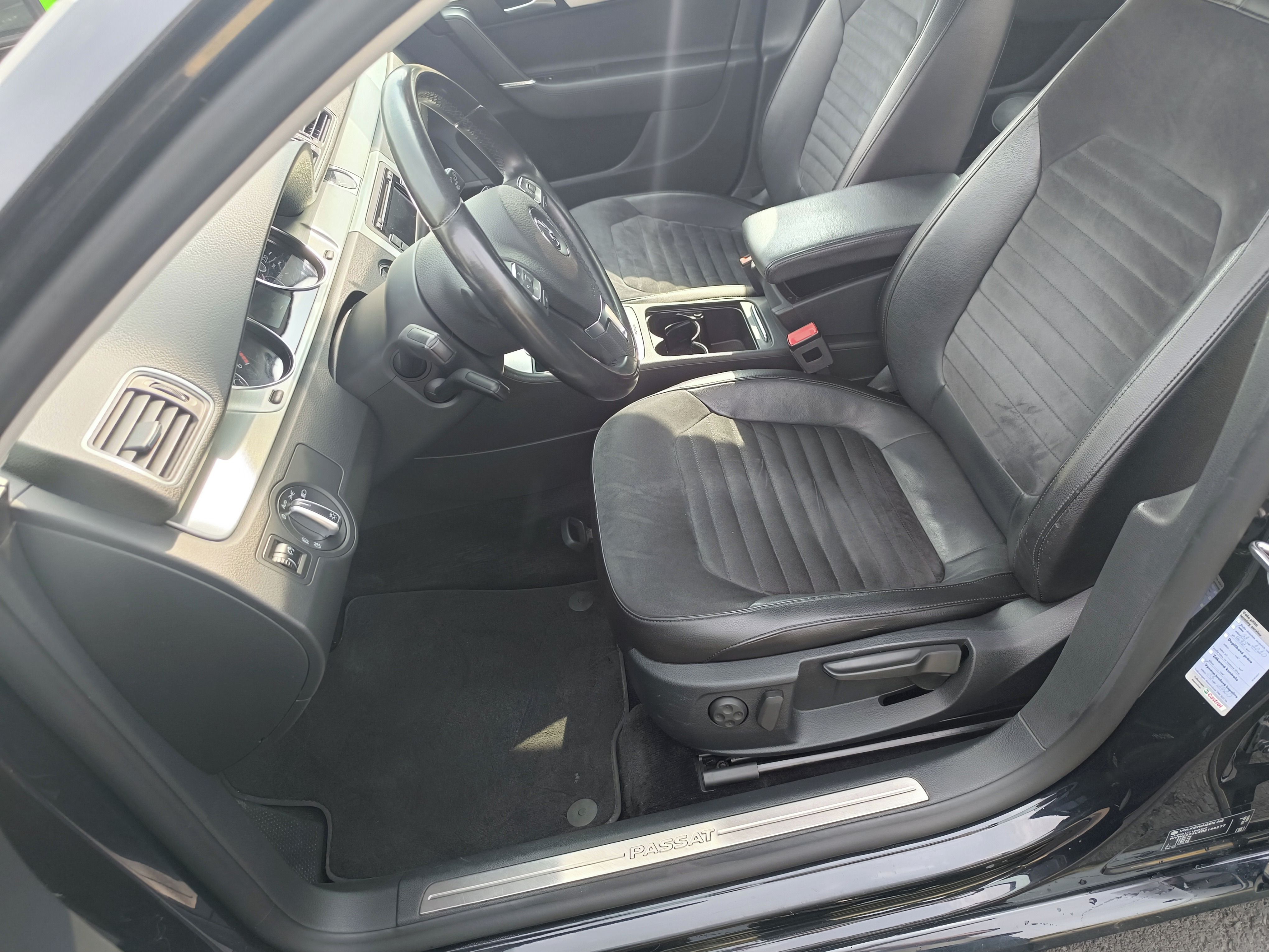 Volkswagen Passat Variant, 2.0 TD DSG 4x4 Highline - fotka 2