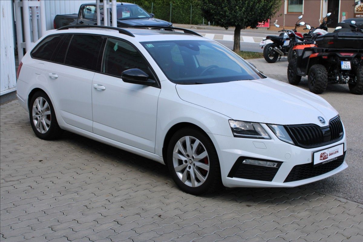 Škoda Octavia, 2,0 TDI RS DSG 4x4 VIRTUAL PAN - fotka 2