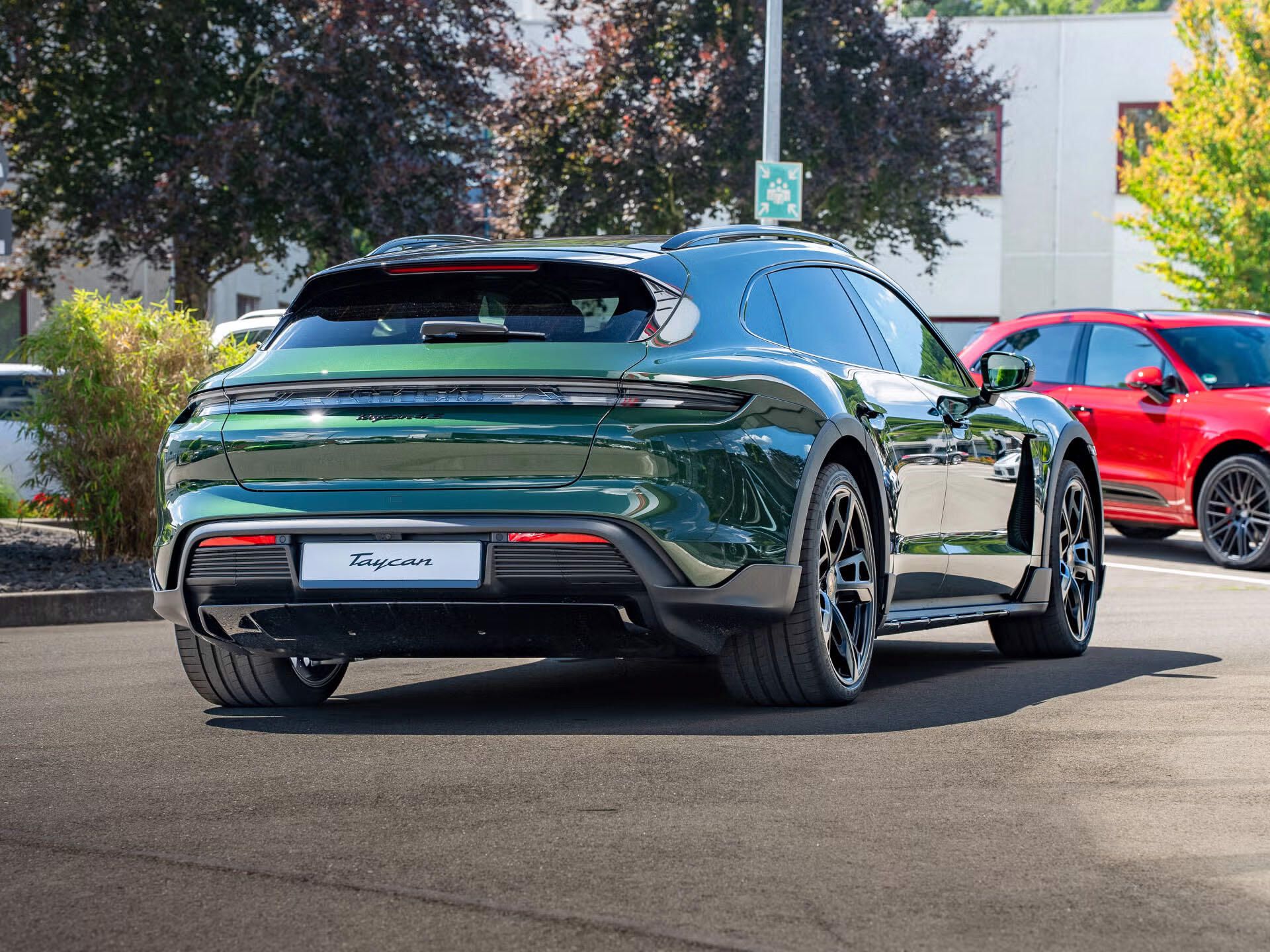 Porsche Taycan, 4 Cross Turismo 360 InnoDrive - fotka 6
