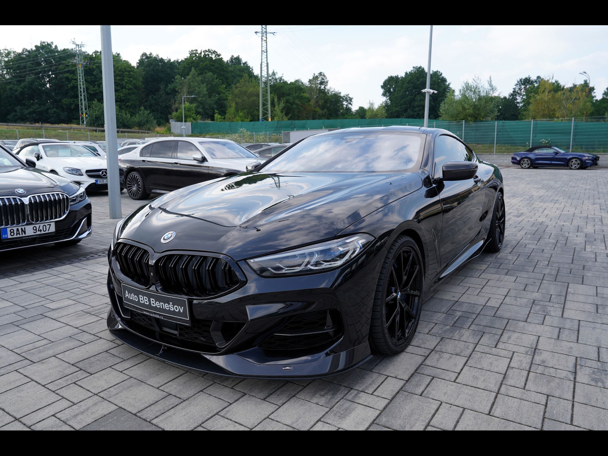 BMW Řada 8, M850i xDrive /Laser/640 PS !! - fotka 2