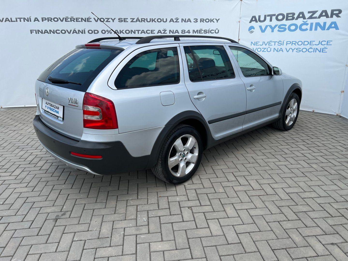 Škoda Octavia, Scout 2.0TDi 103kW! - fotka 4