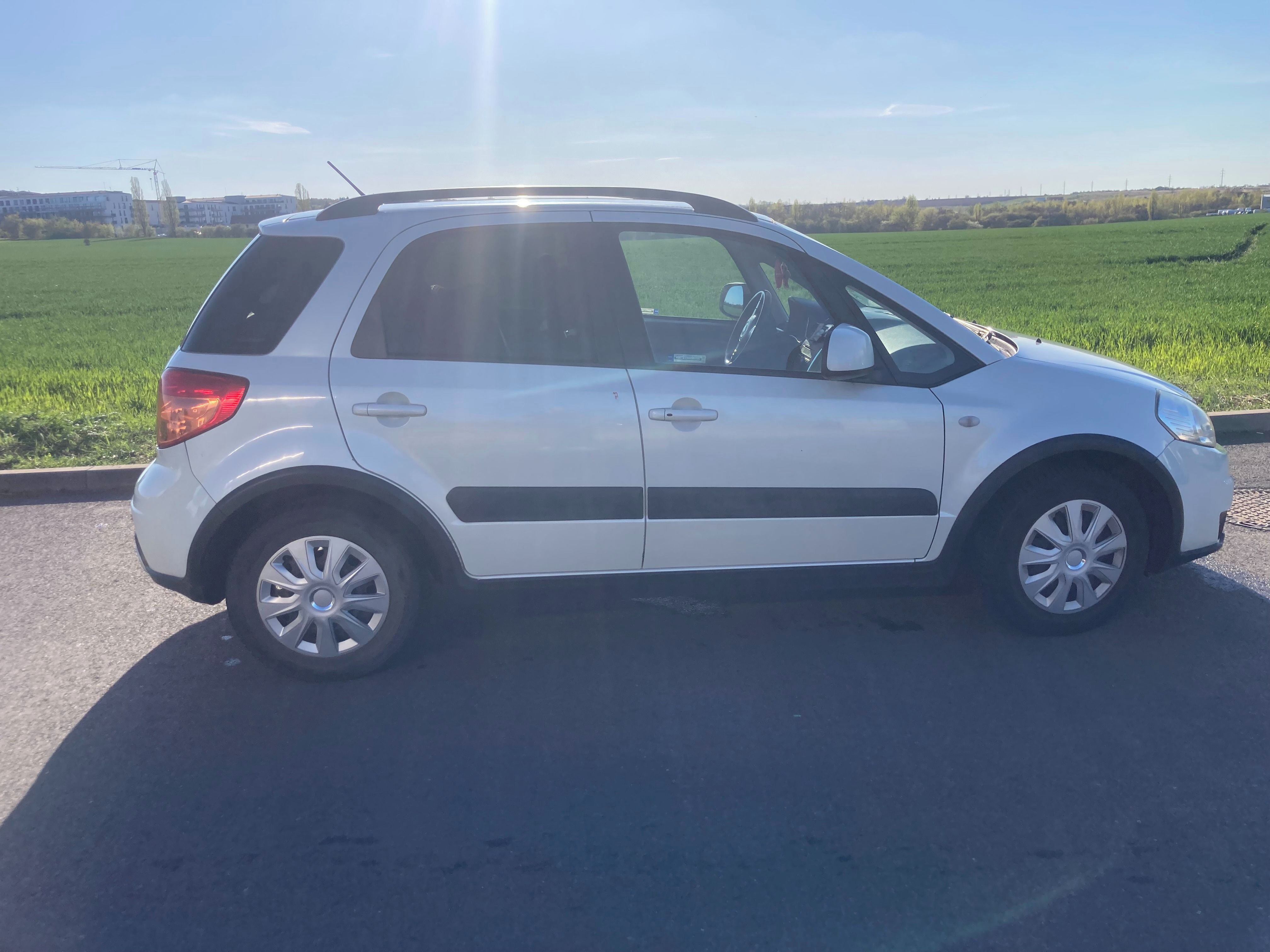 Suzuki SX4, 1.6 benzín, 79 kW - fotka 4