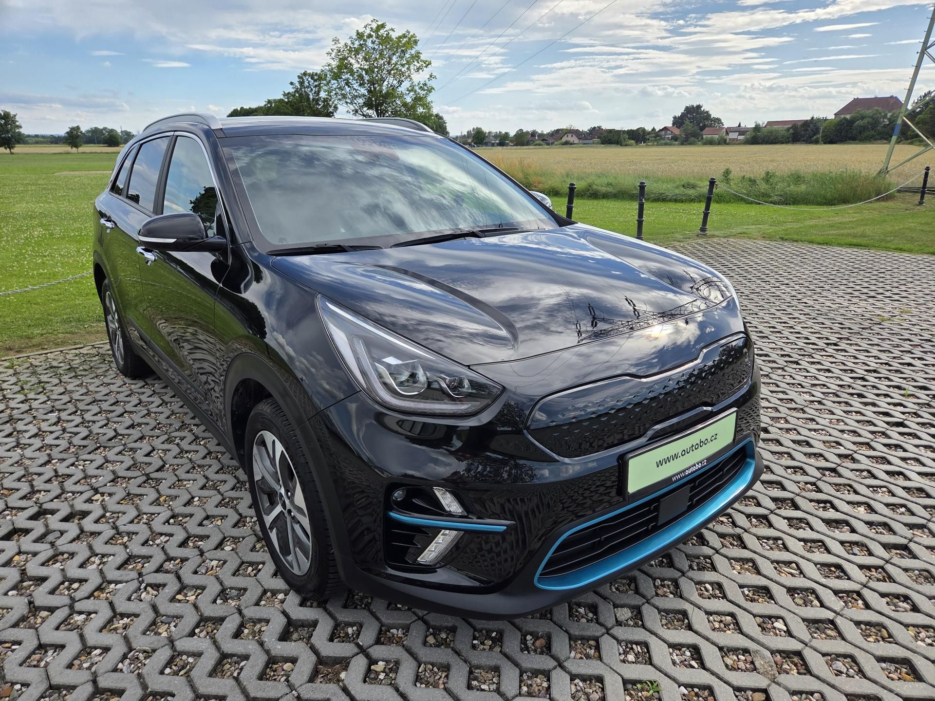 Kia Niro EV, 64 kWh SoH 96,8%,Vision,DPH - fotka 3