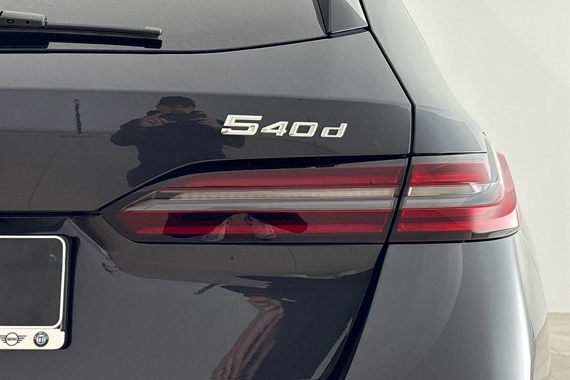 BMW Řada 5, 540d xDrive Touring - fotka 4