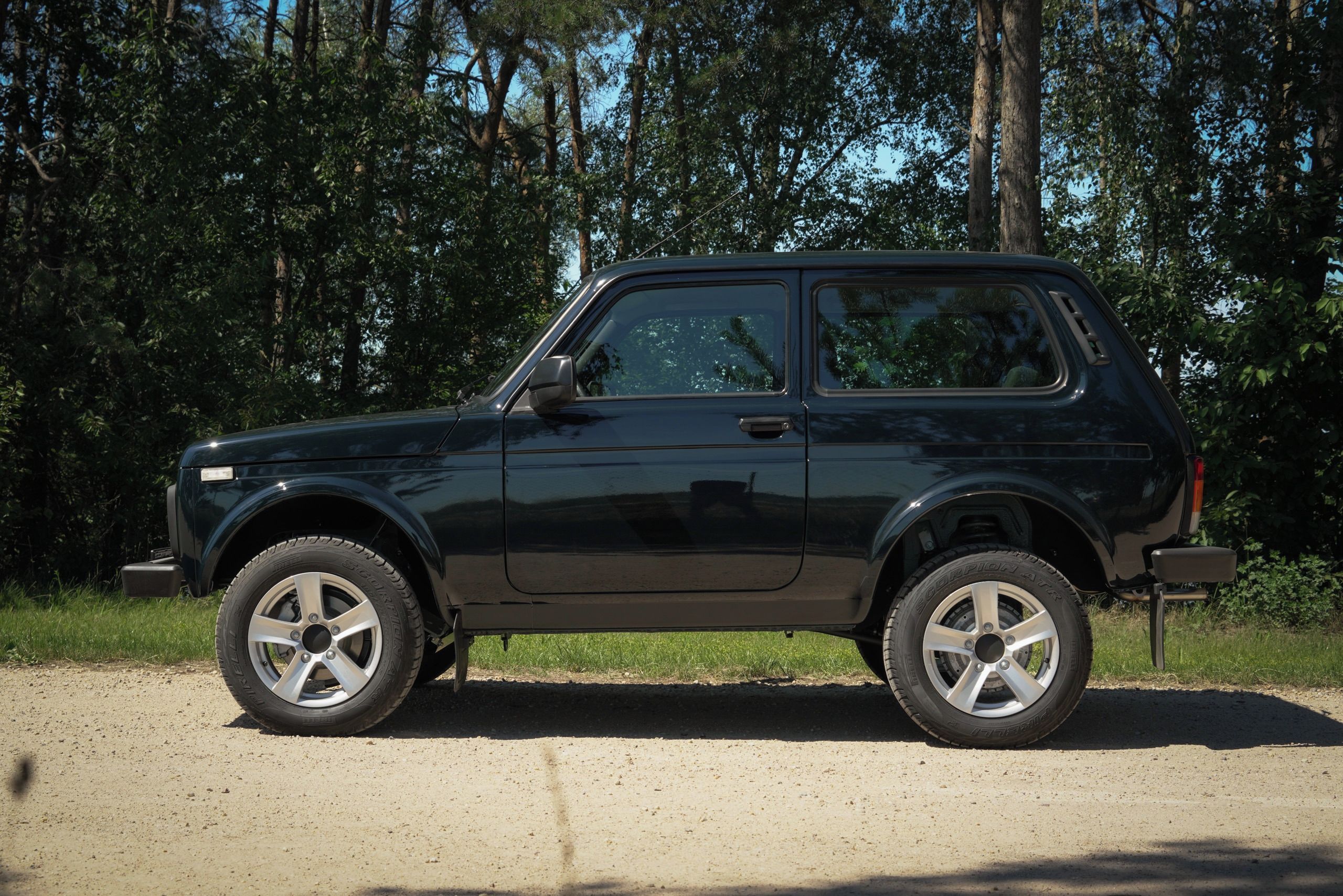 Lada Niva, Legend 4x4 - LUX, plná záruka - fotka 6