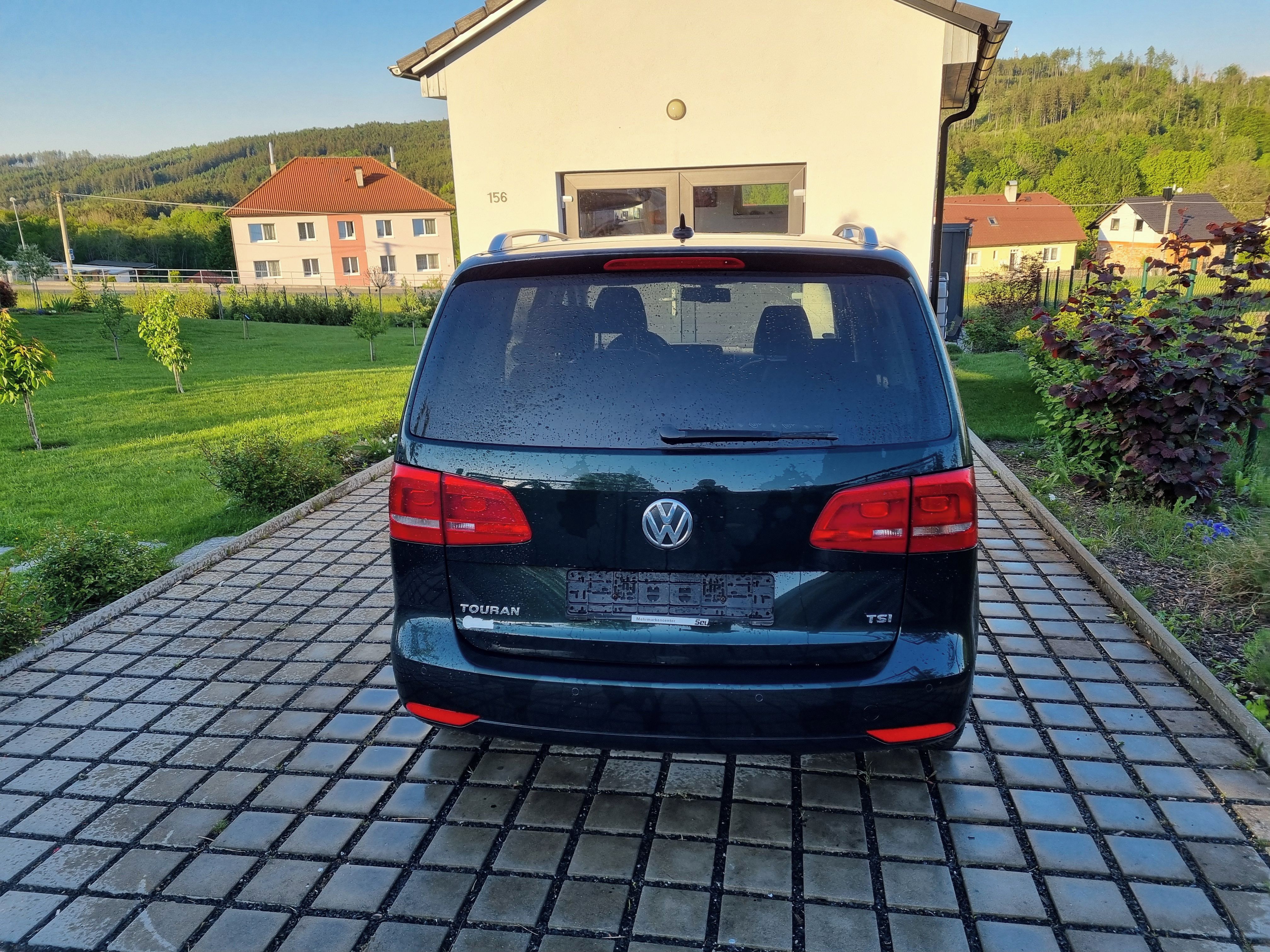 Volkswagen Touran, 1,4 TSI 103 KW 7 MÍST - fotka 4