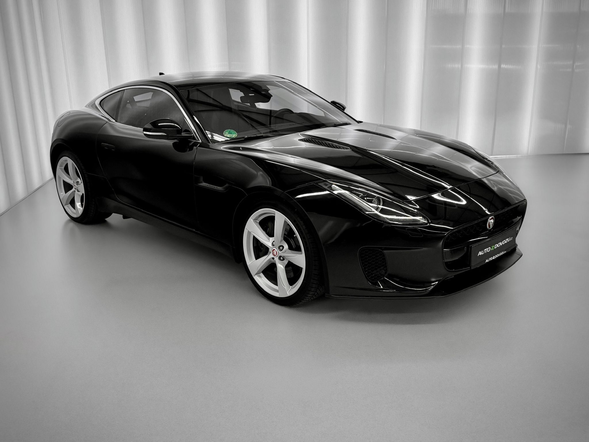 Jaguar F-Type, V6 250KW COUPE 8AT - fotka 4