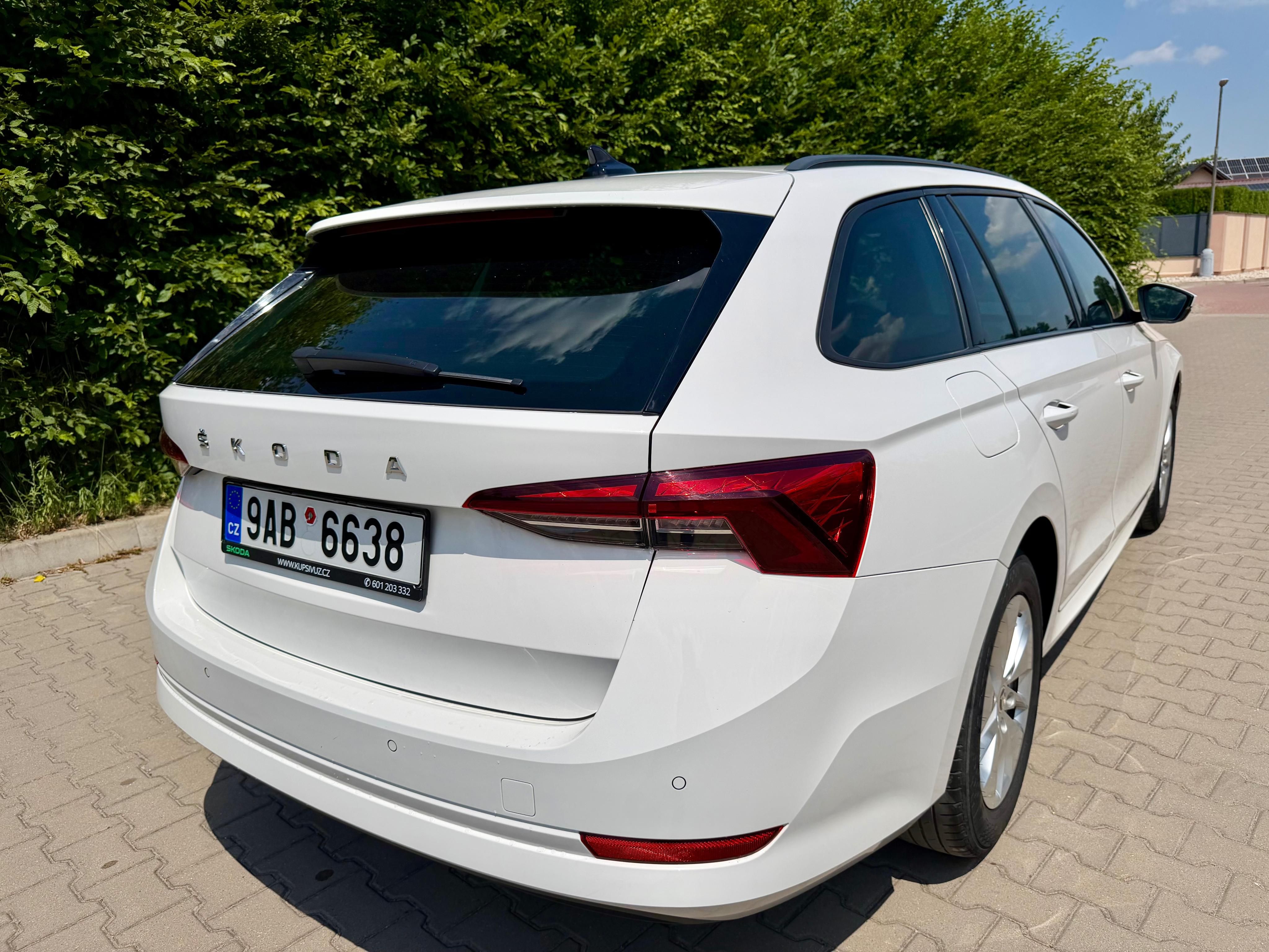 Škoda Octavia, 2,0 TDI Combi Ambition plus - fotka 6