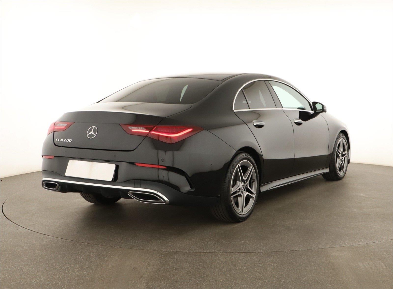Mercedes-Benz CLA, 200, AMG Paket - fotka 5