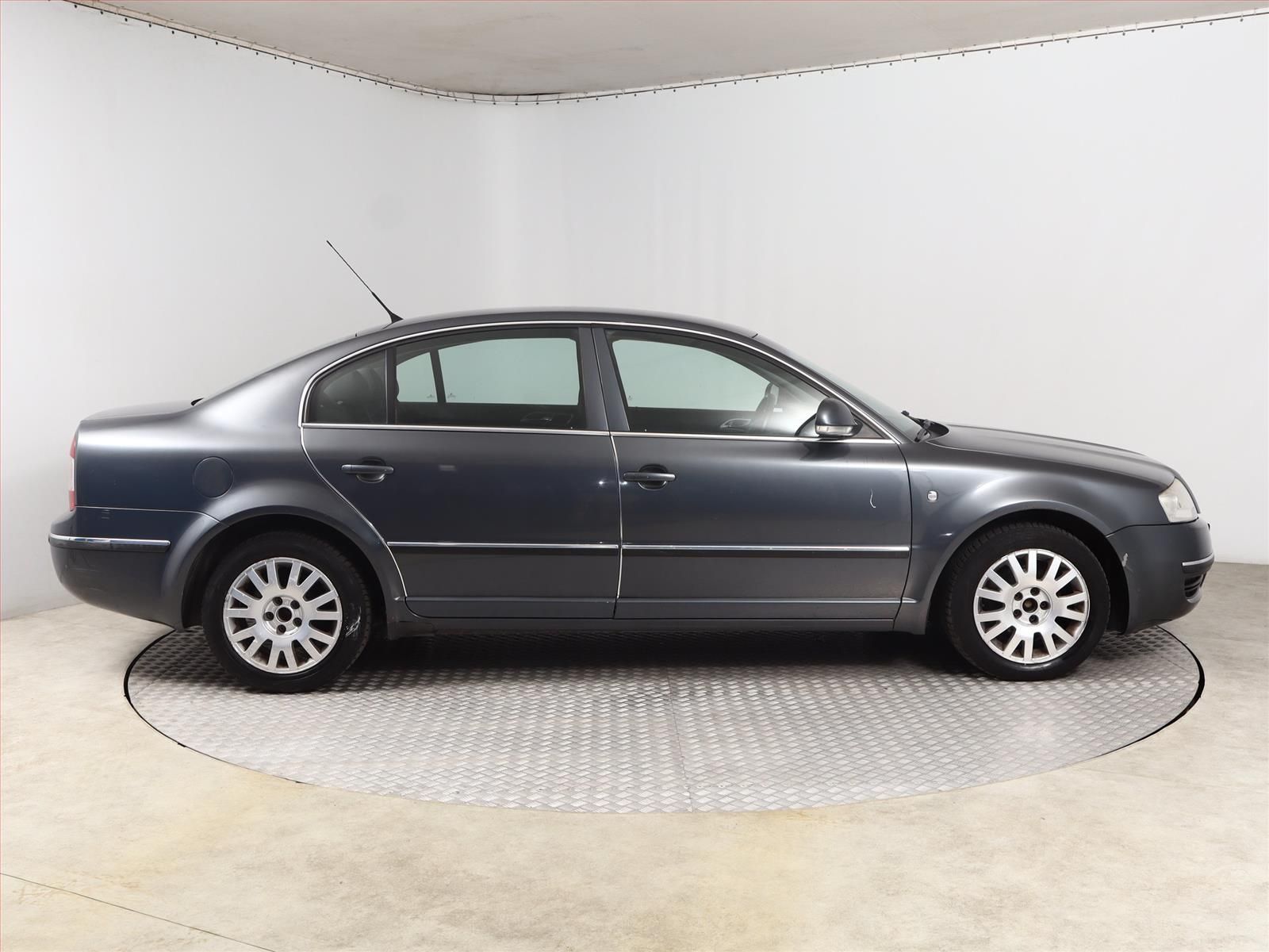 Škoda Superb, 2.0 TDI, Elegance - fotka 6