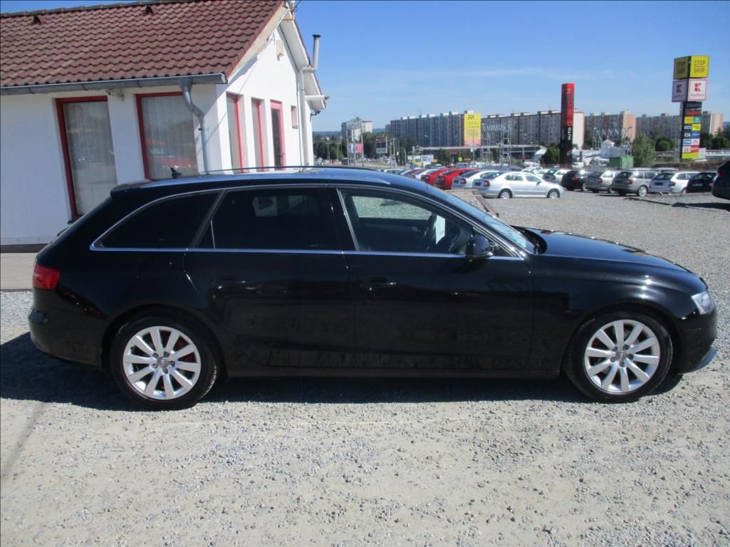 Audi A4 Avant, 2,0 TDI, quattro, servis,navi, - fotka 4