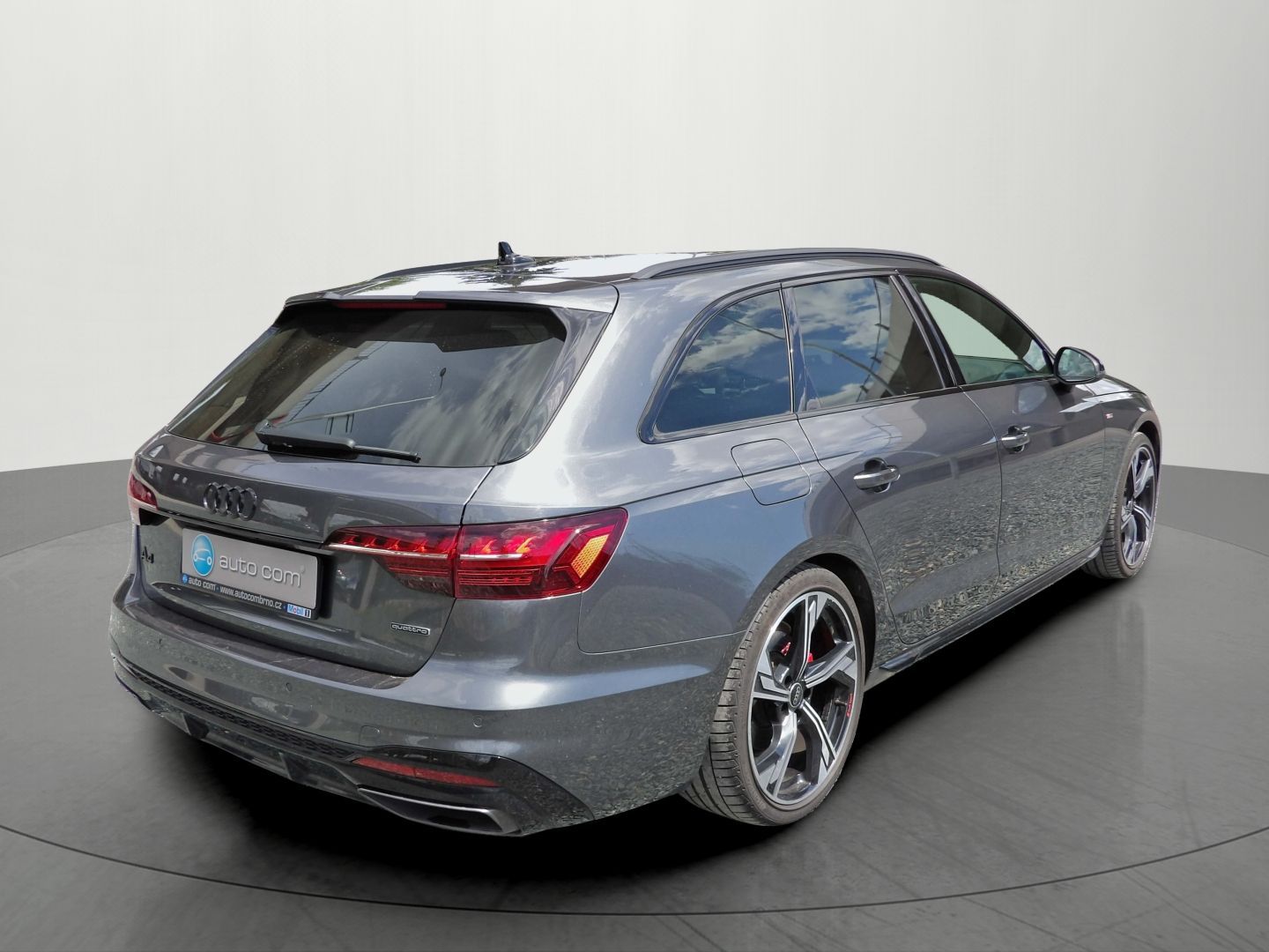 Audi A4, 40TFSI quattro Competition+ ČR - fotka 4