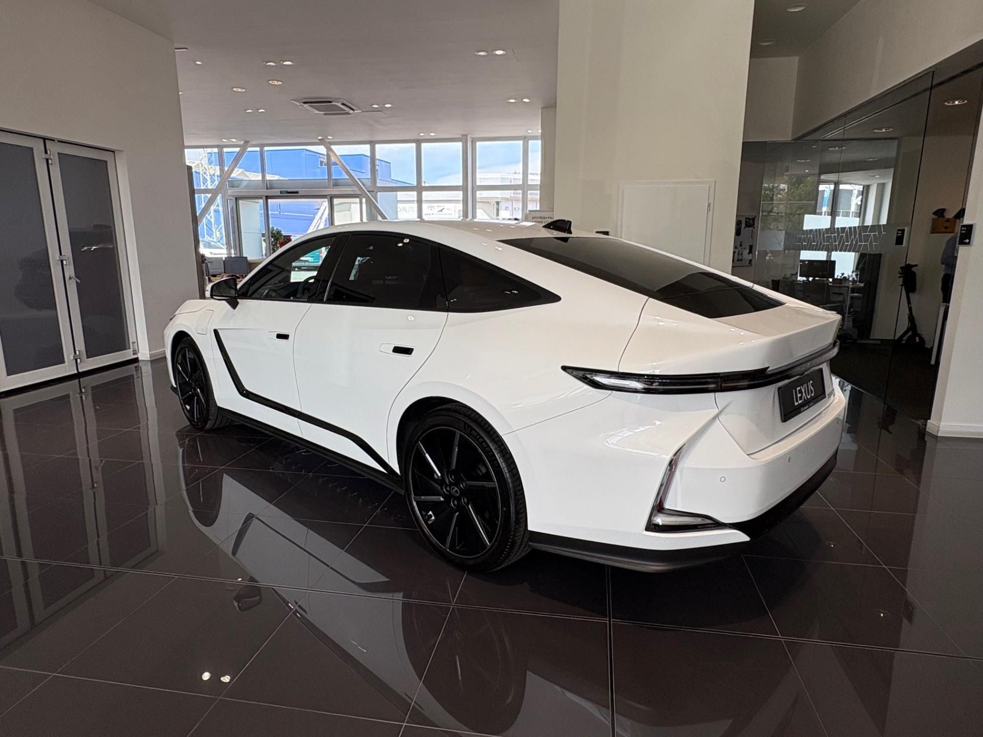 Lexus ES, ES 500e AWD Prestige + 21"  Ae - fotka 6